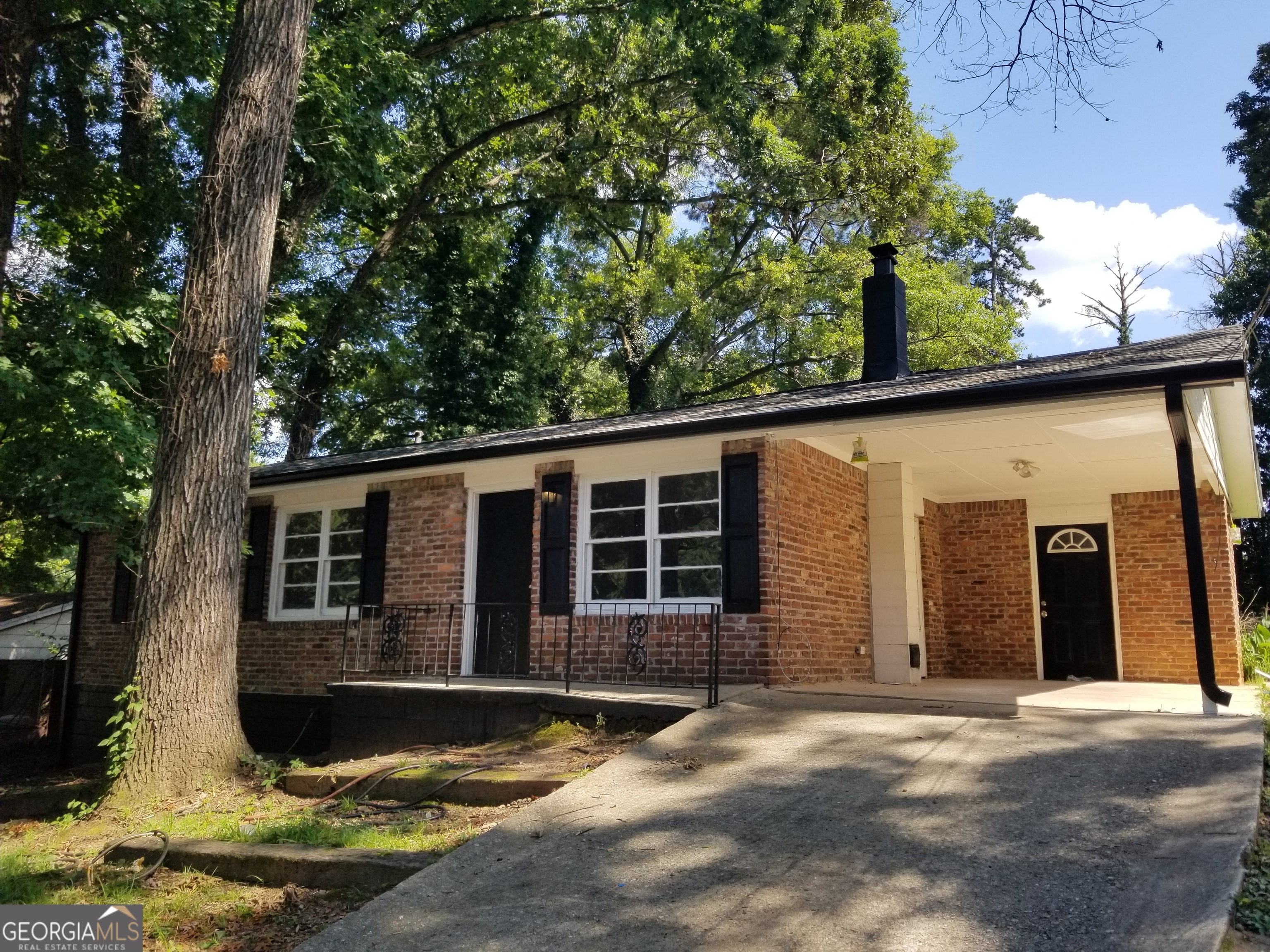 2581 Oak Circle Property Photo 1