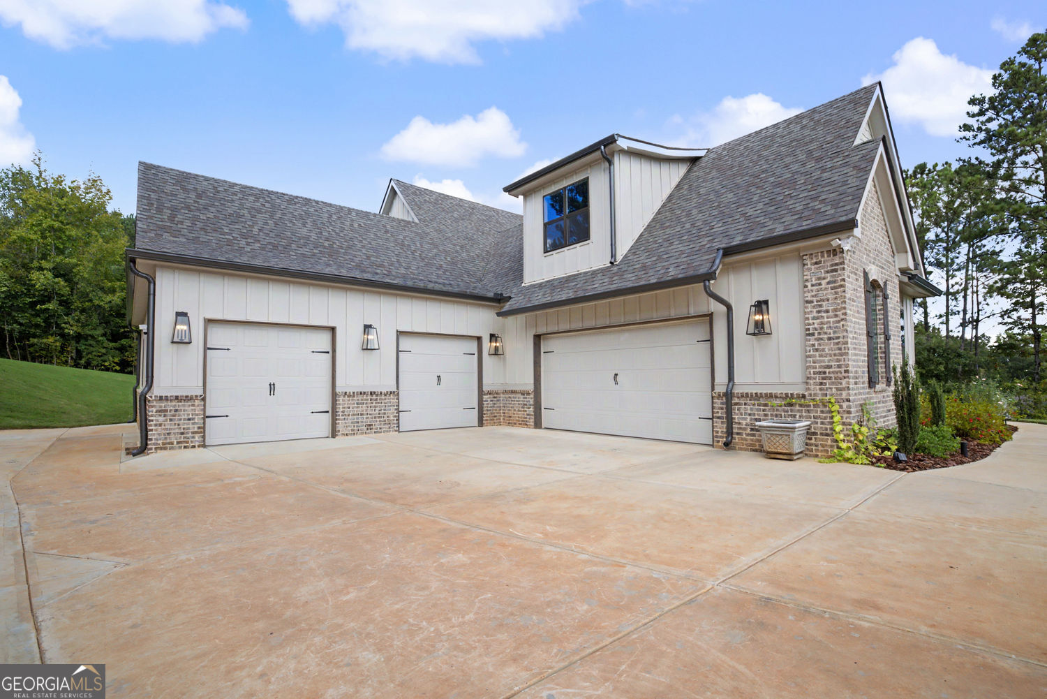 220 Preakness Way Property Photo 3