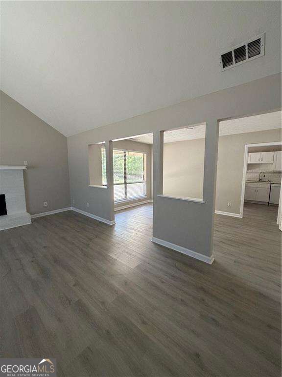 504-6 Plymouth Lane Property Photo 3