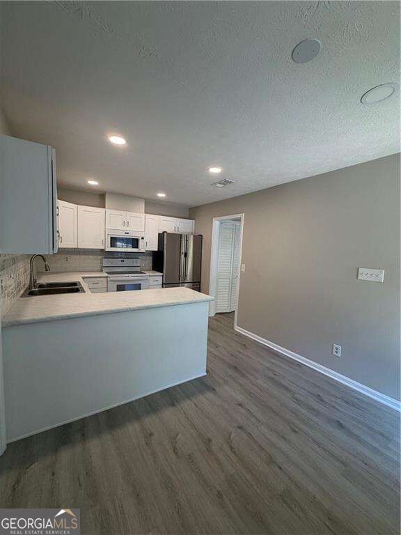 504-6 Plymouth Lane Property Photo 5
