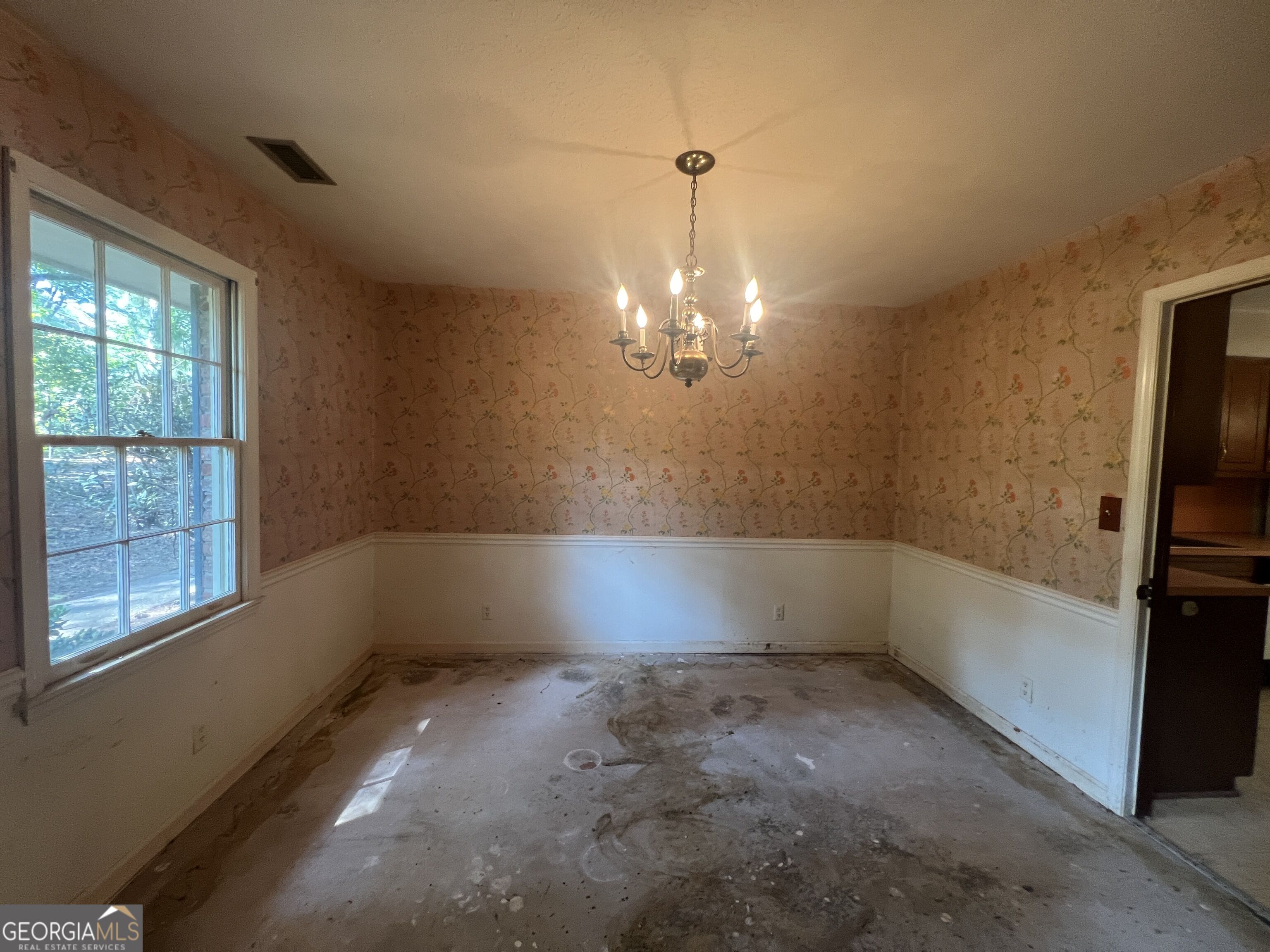 404 Debra Drive Property Photo 9