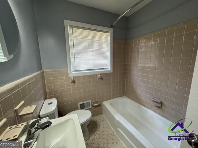 111 Glendale Court Property Photo 6