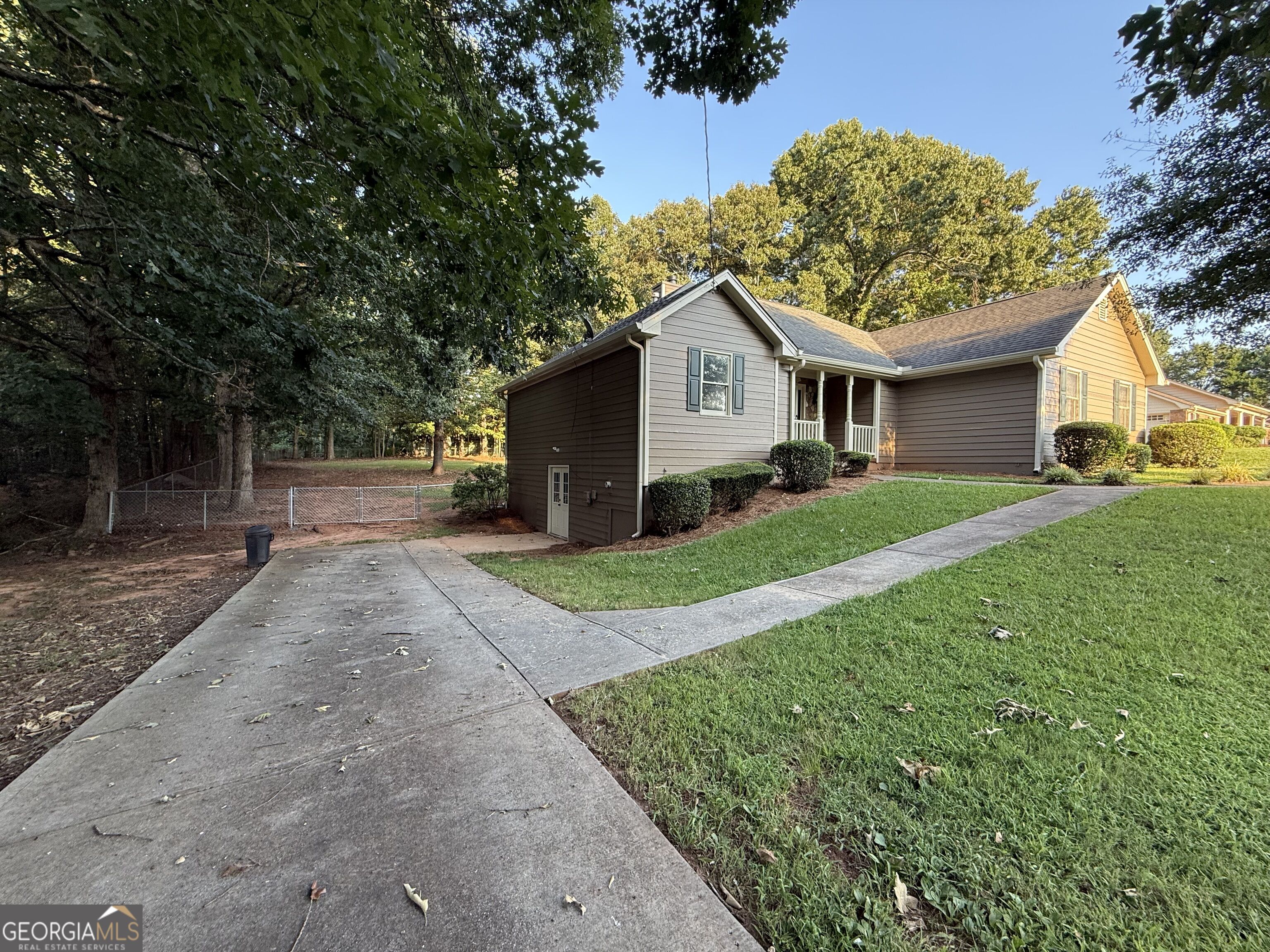 330 Fox Meadow Drive Property Photo 2
