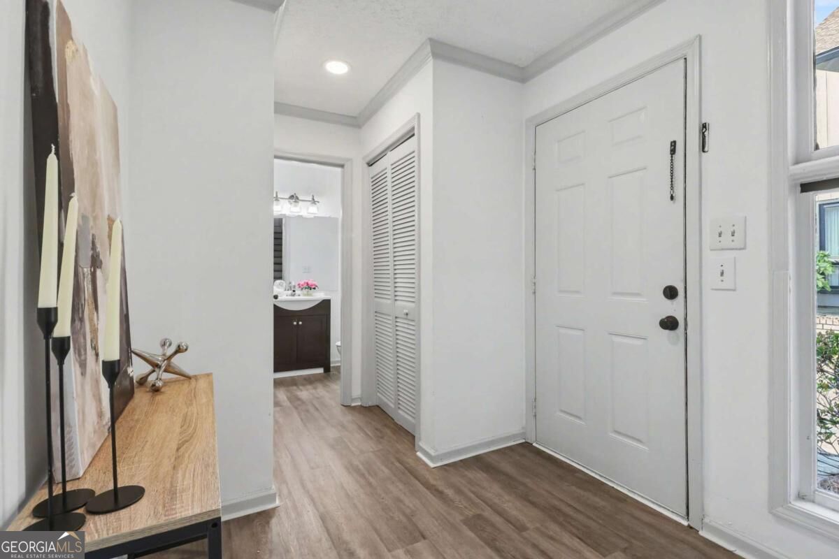 3293 Clairmont North Ne Property Photo 5