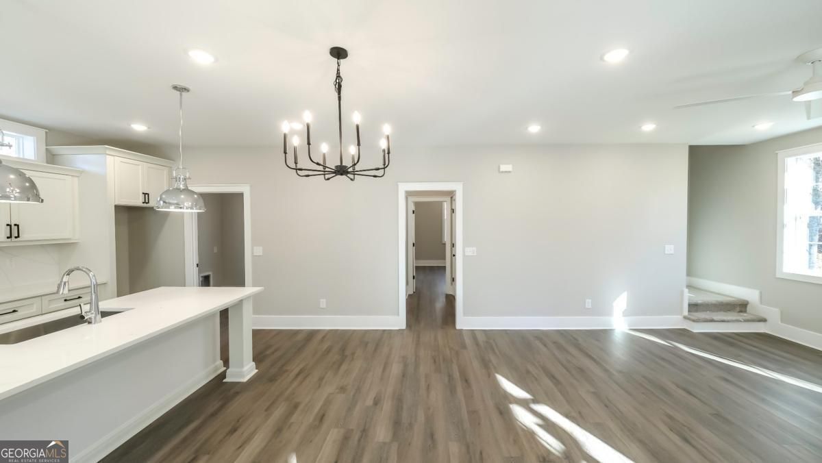485 West Avenue Property Photo 6