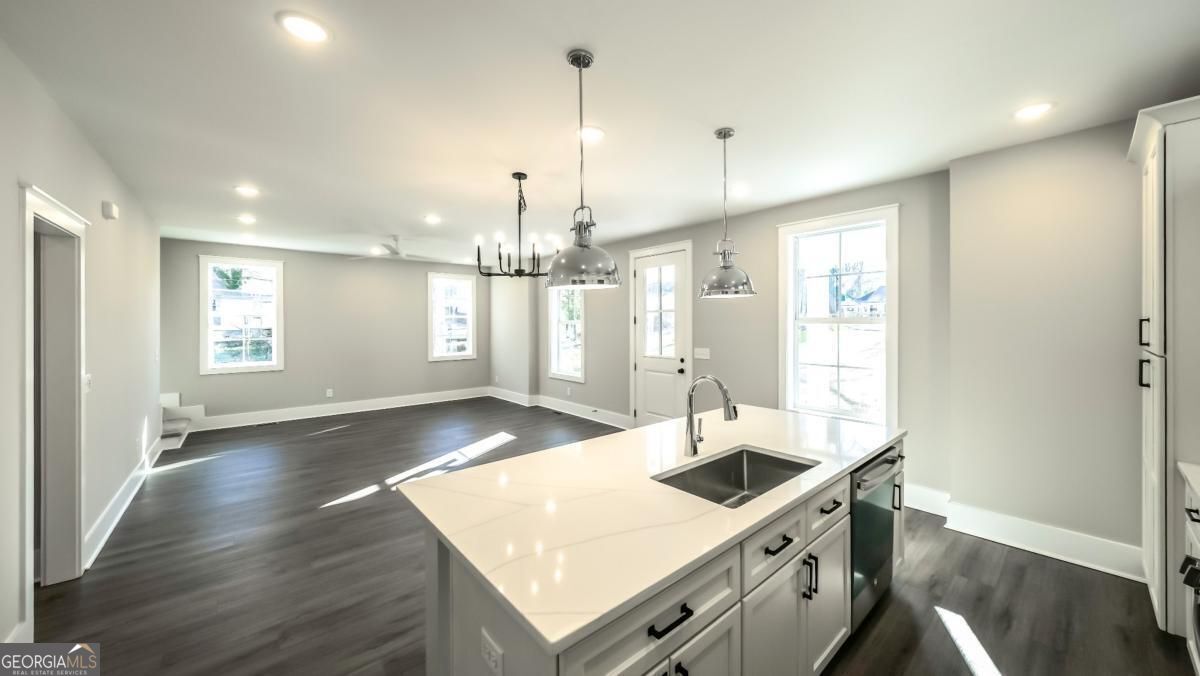 485 West Avenue Property Photo 10