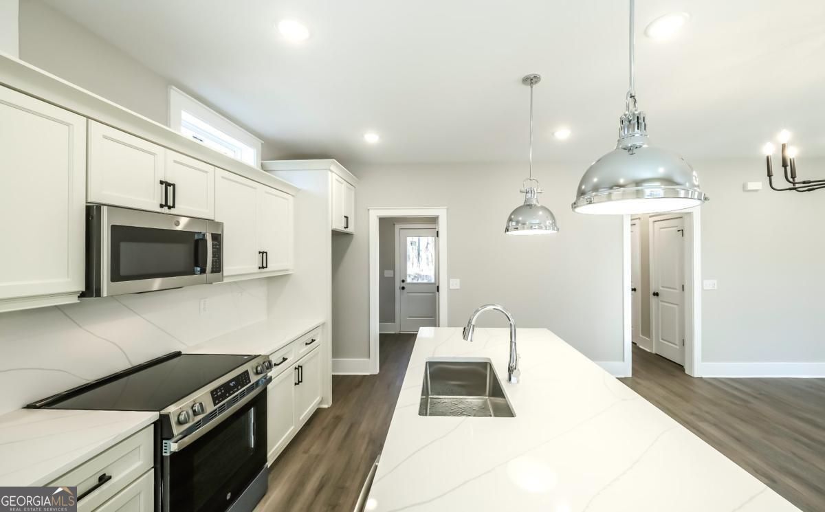 485 West Avenue Property Photo 13