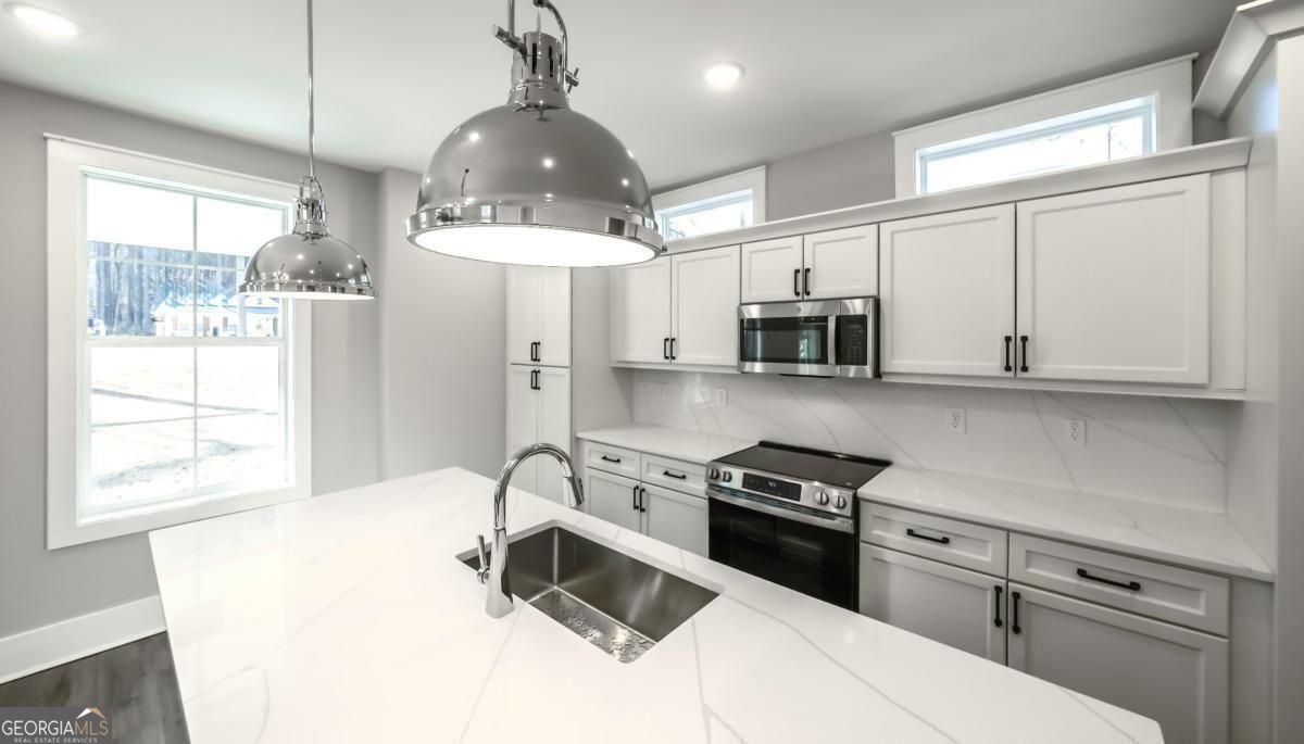 485 West Avenue Property Photo 14