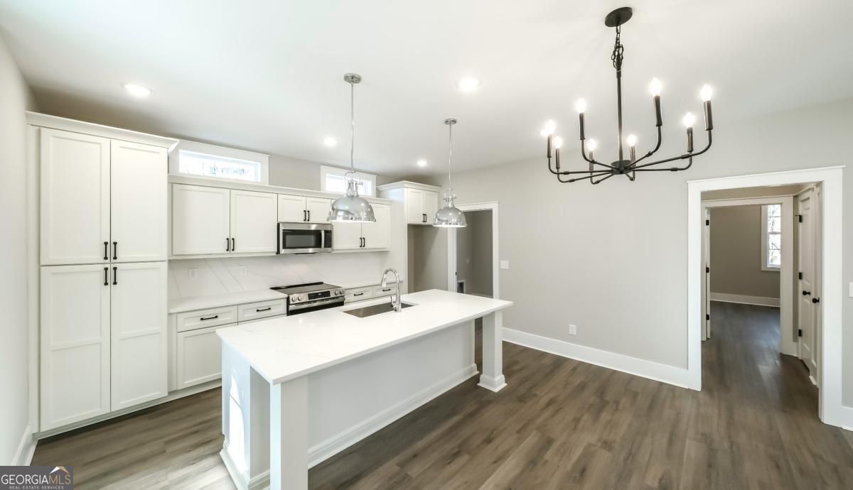 485 West Avenue Property Photo 15