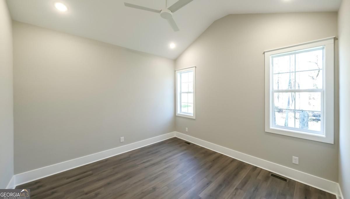 485 West Avenue Property Photo 19