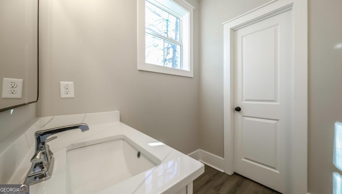 485 West Avenue Property Photo 33