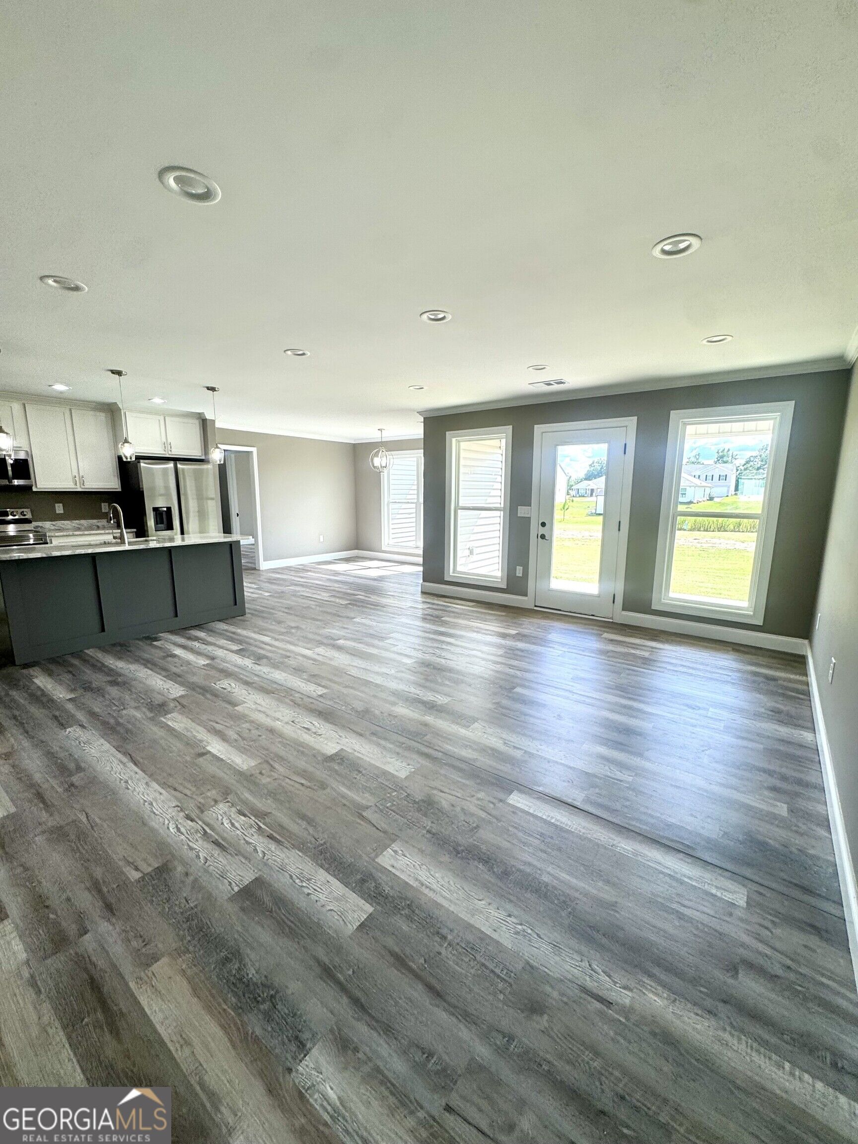 1056 Field Street Property Photo 2