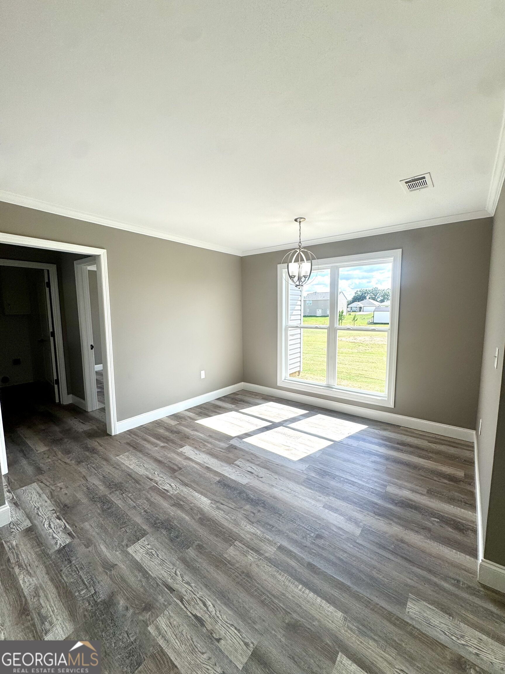 1056 Field Street Property Photo 4