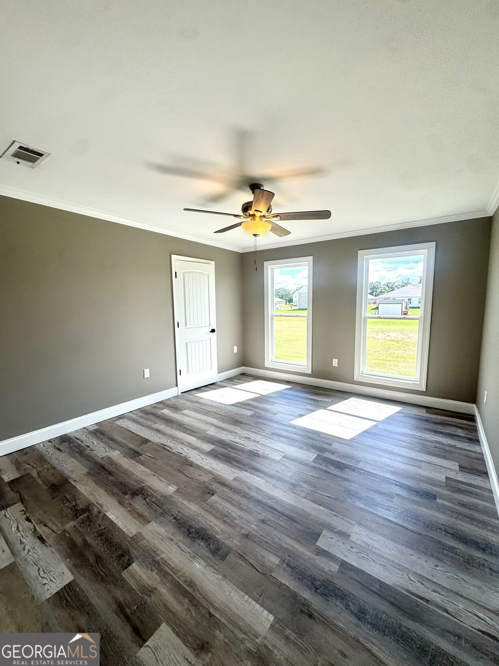 1056 Field Street Property Photo 6