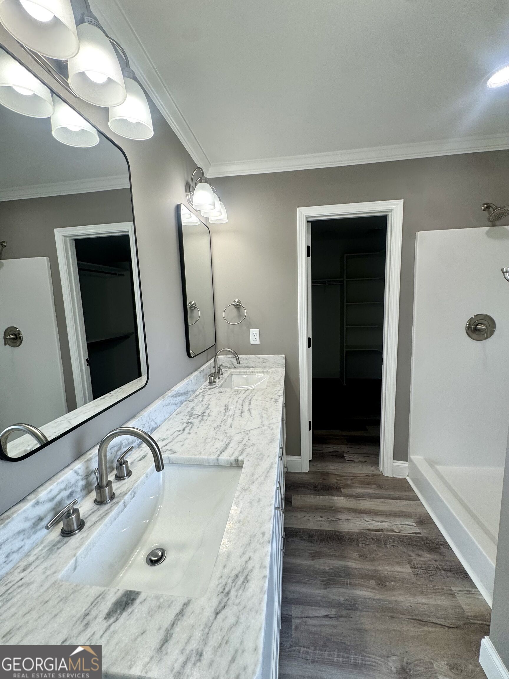 1056 Field Street Property Photo 8