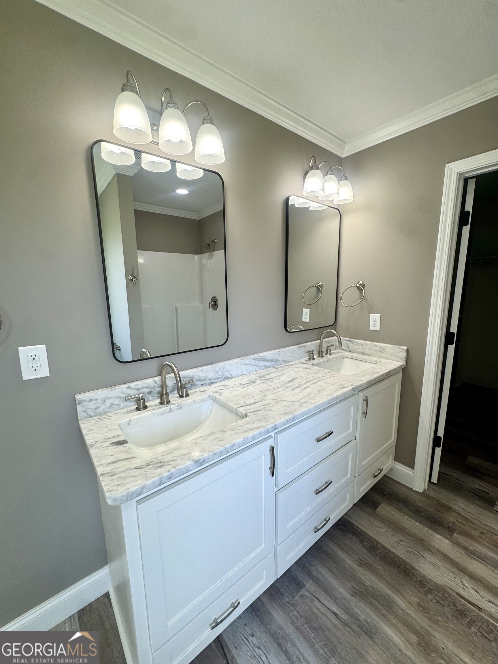 1056 Field Street Property Photo 9