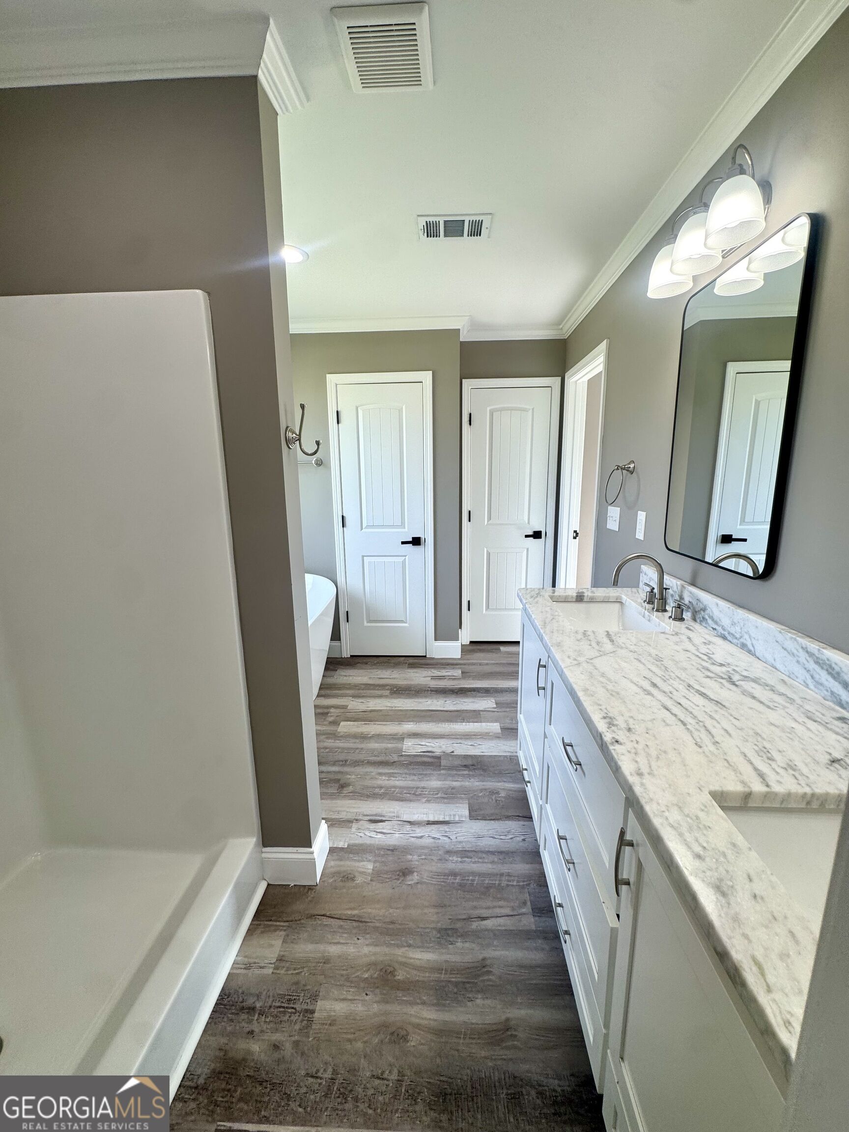 1056 Field Street Property Photo 10