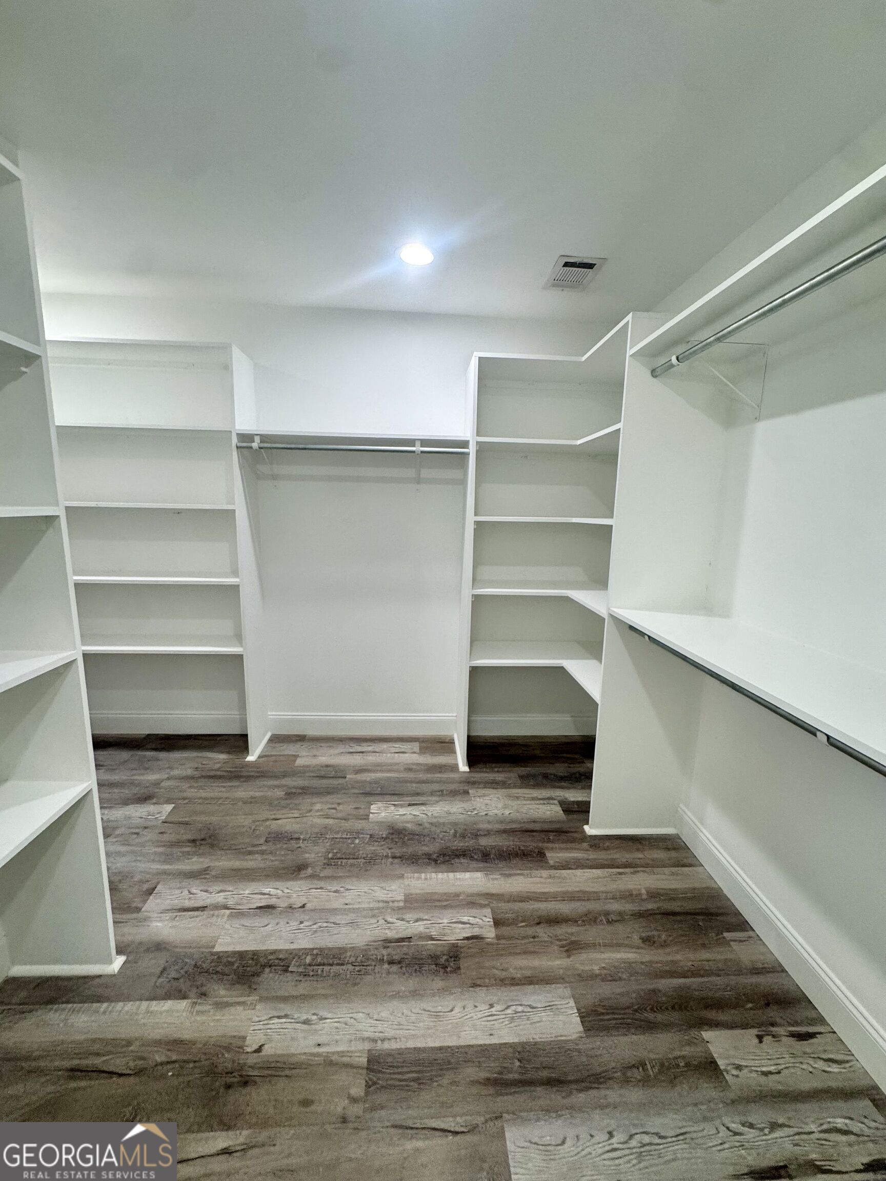 1056 Field Street Property Photo 13