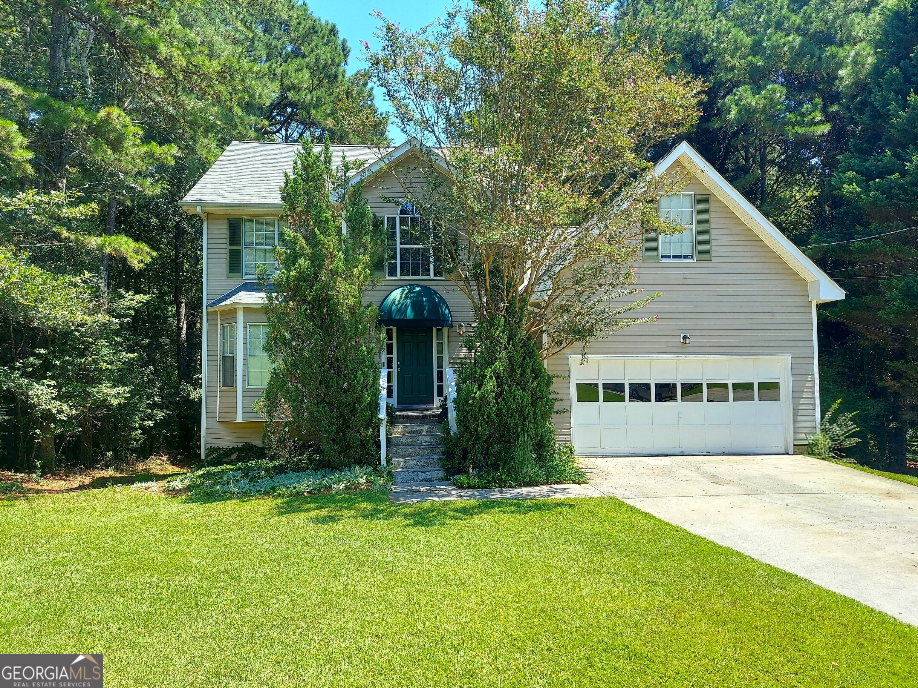 2737 Crestworth Lane