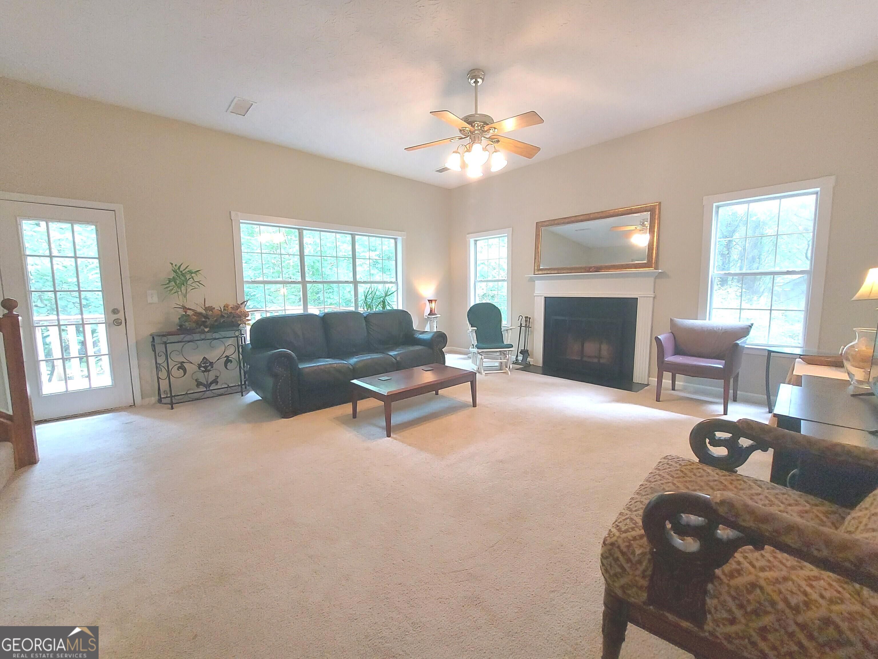 2737 Crestworth Lane Property Photo 5