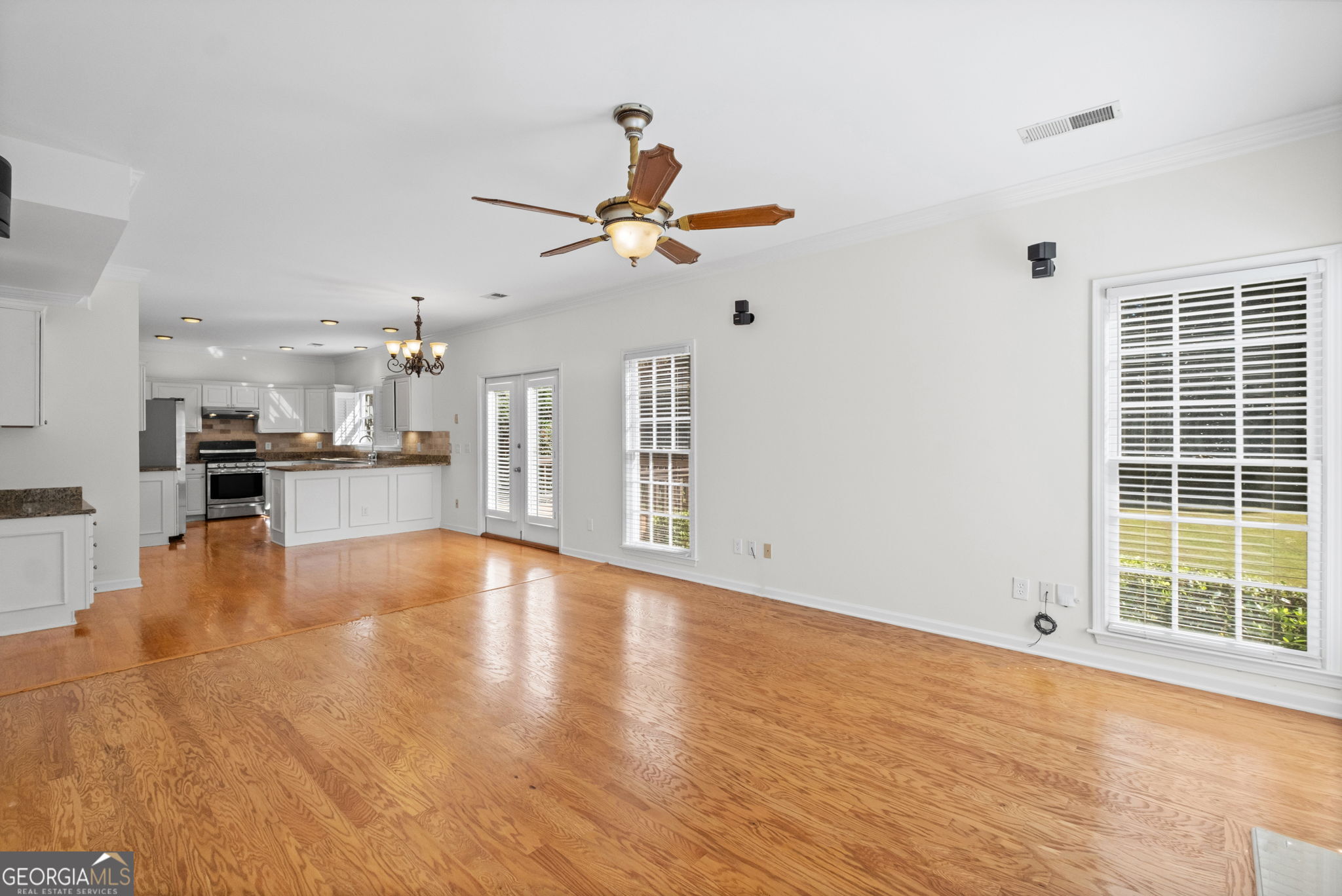 293 Grand Manor Drive Property Photo 12