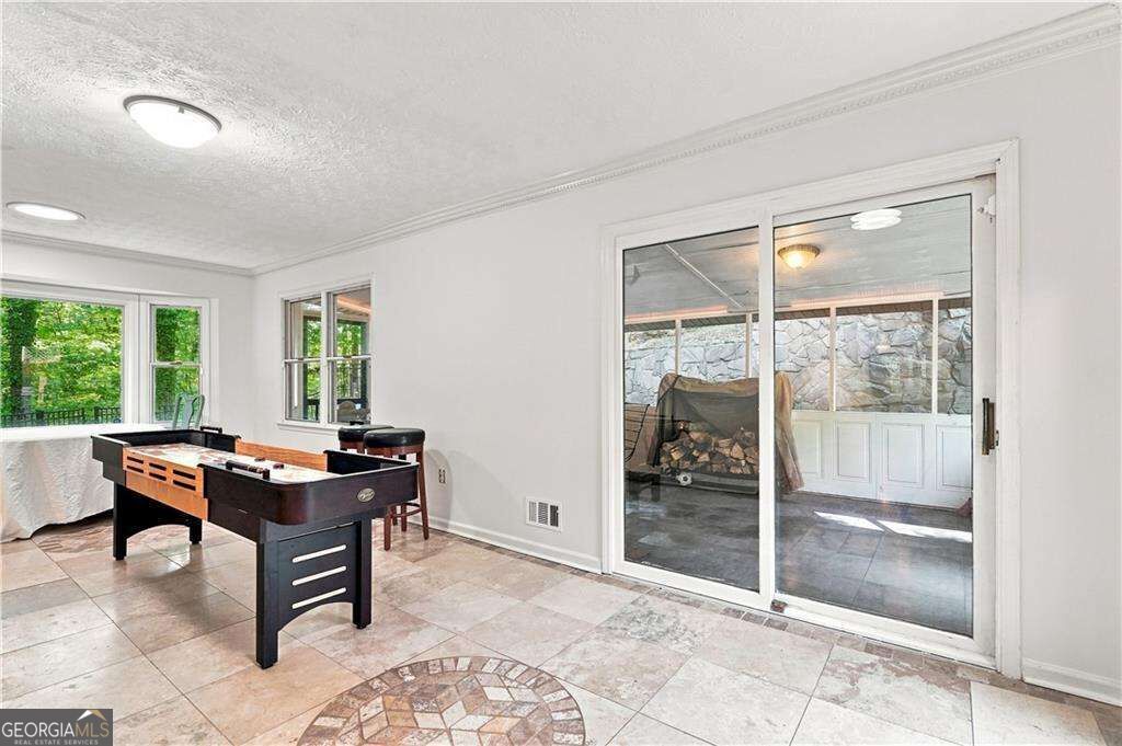 6250 White Mill Road Property Photo 11