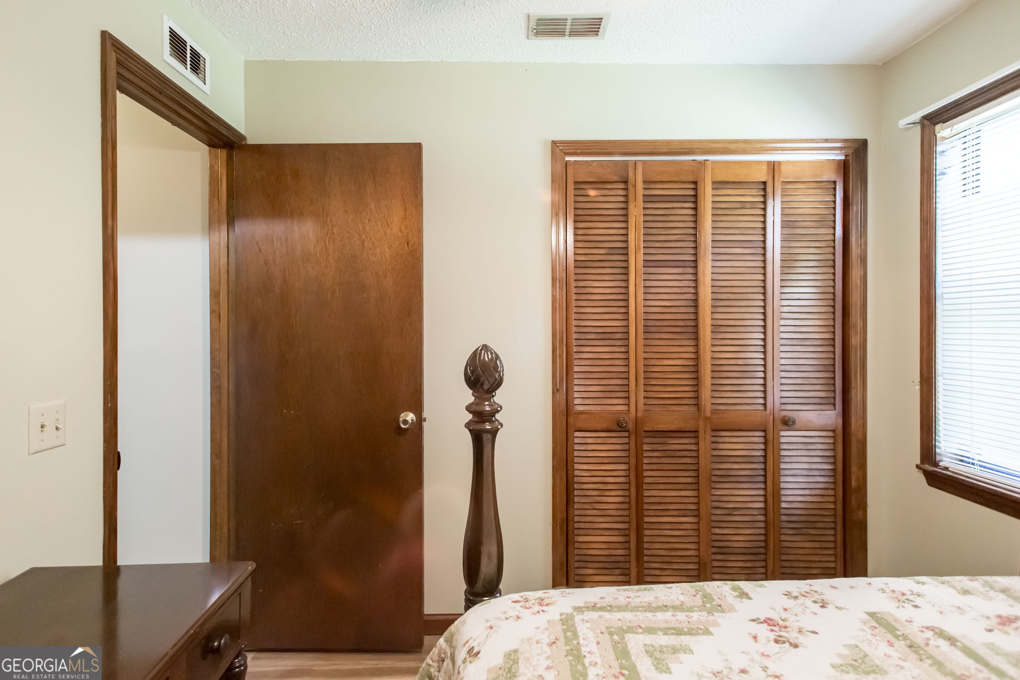 3929 Memorial Drive Property Photo 16