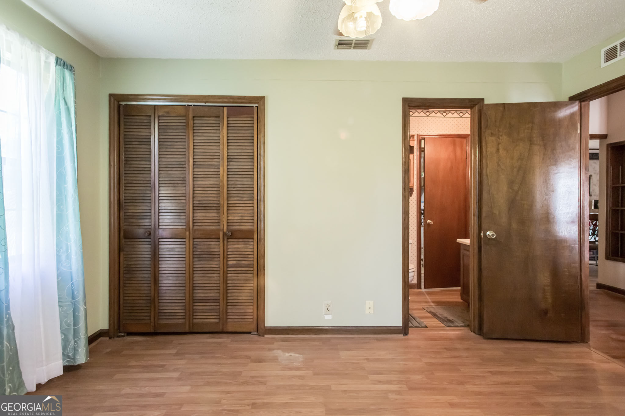 3929 Memorial Drive Property Photo 24