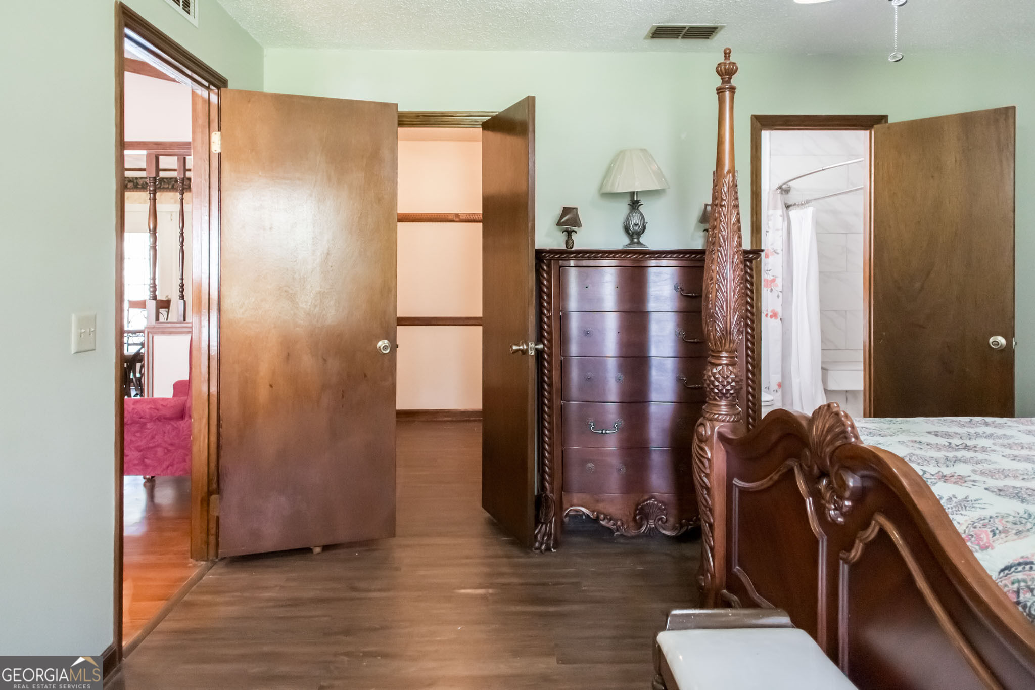 3929 Memorial Drive Property Photo 27