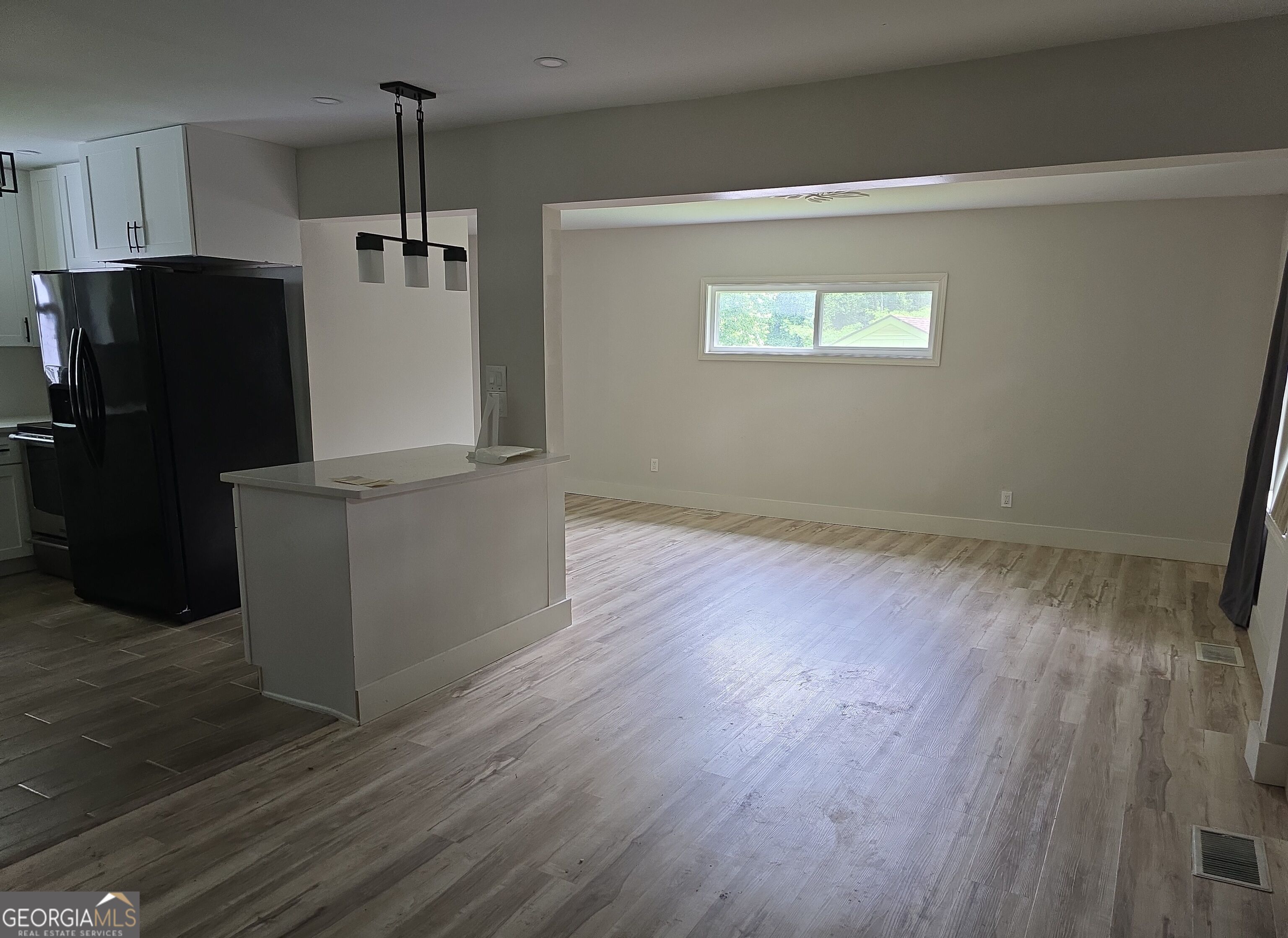 2554 Gordon Circle Se Property Photo 3