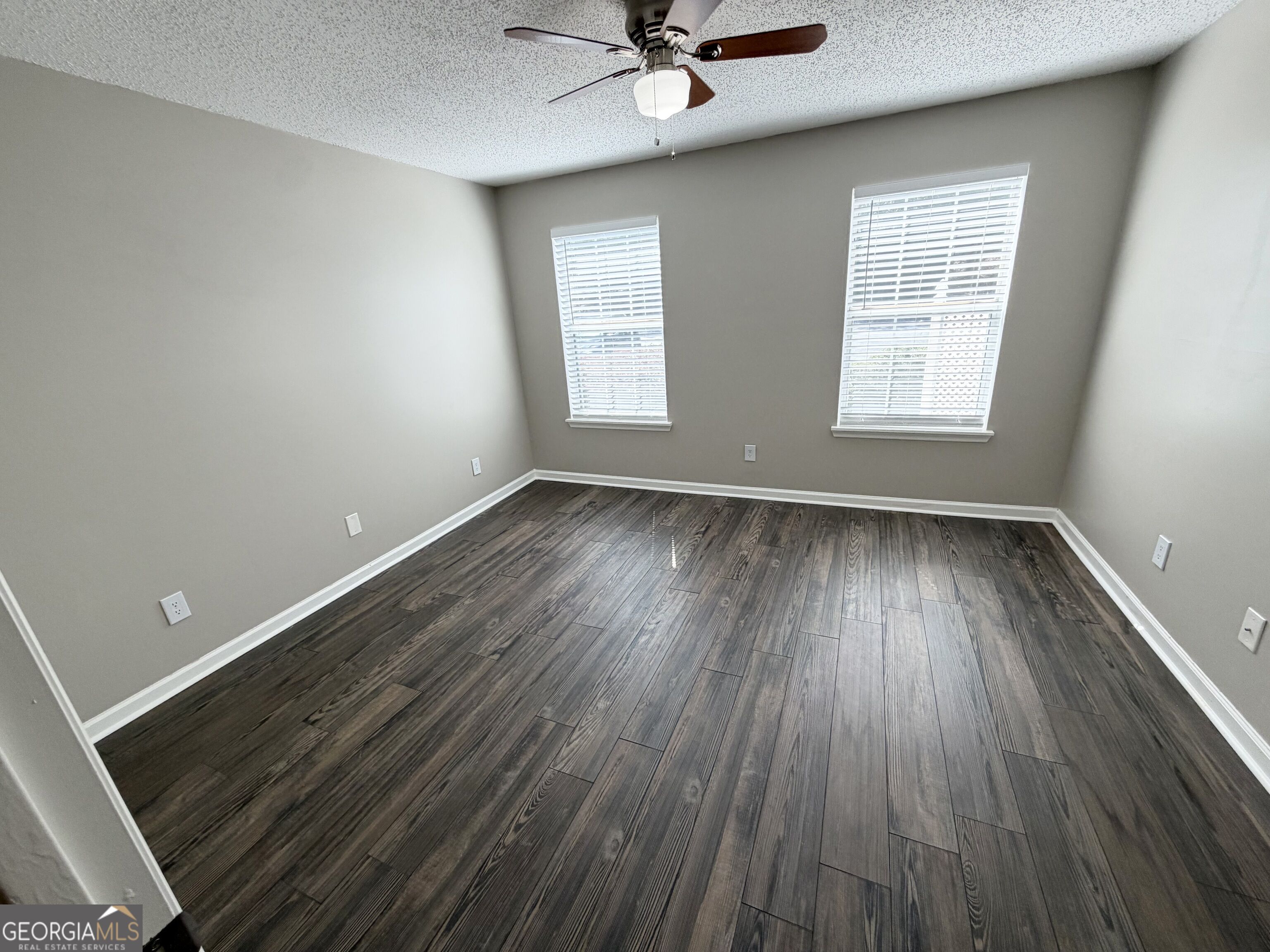 1015 Ridgefield Drive Property Photo 3