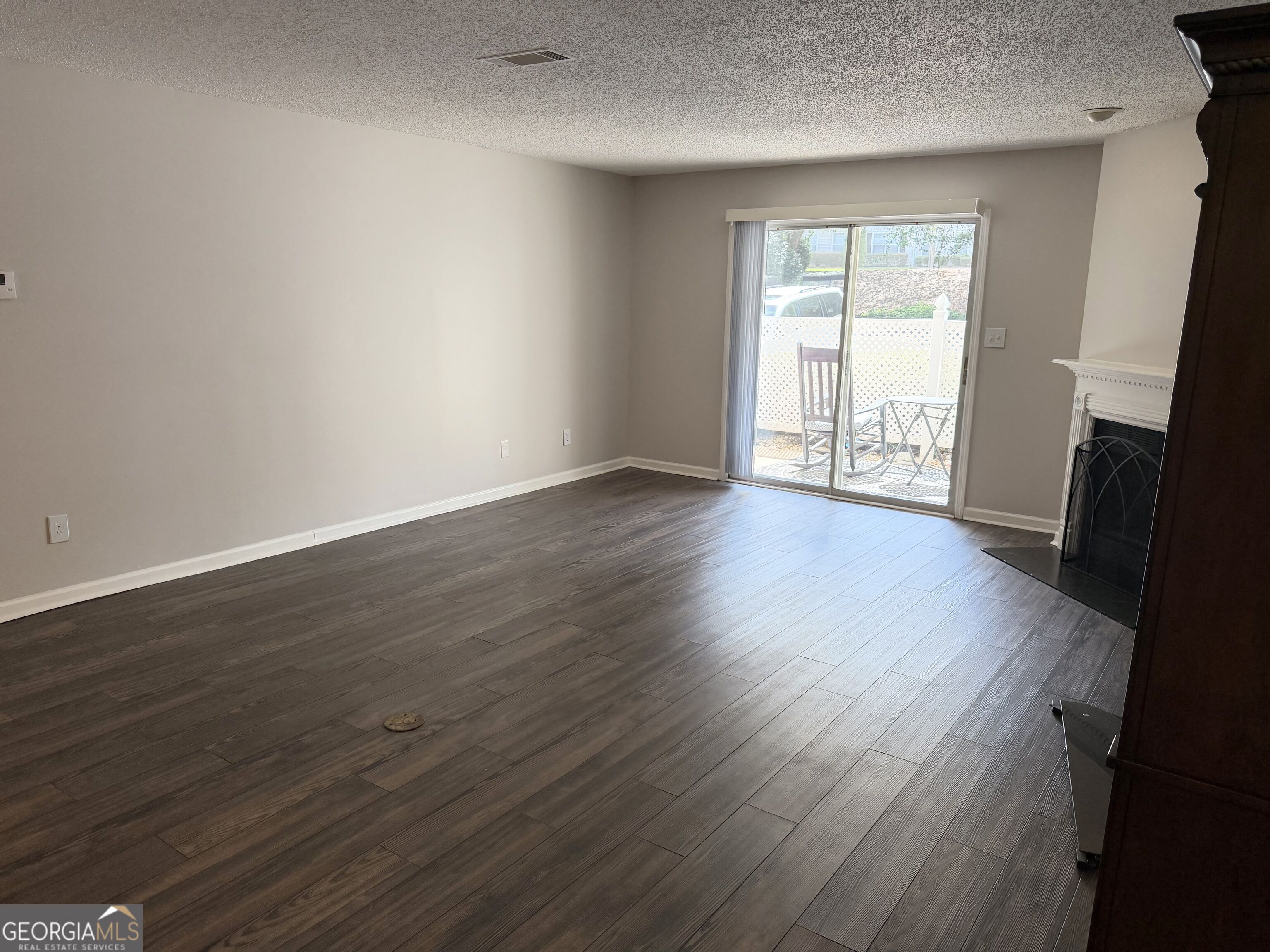 1015 Ridgefield Drive Property Photo 8