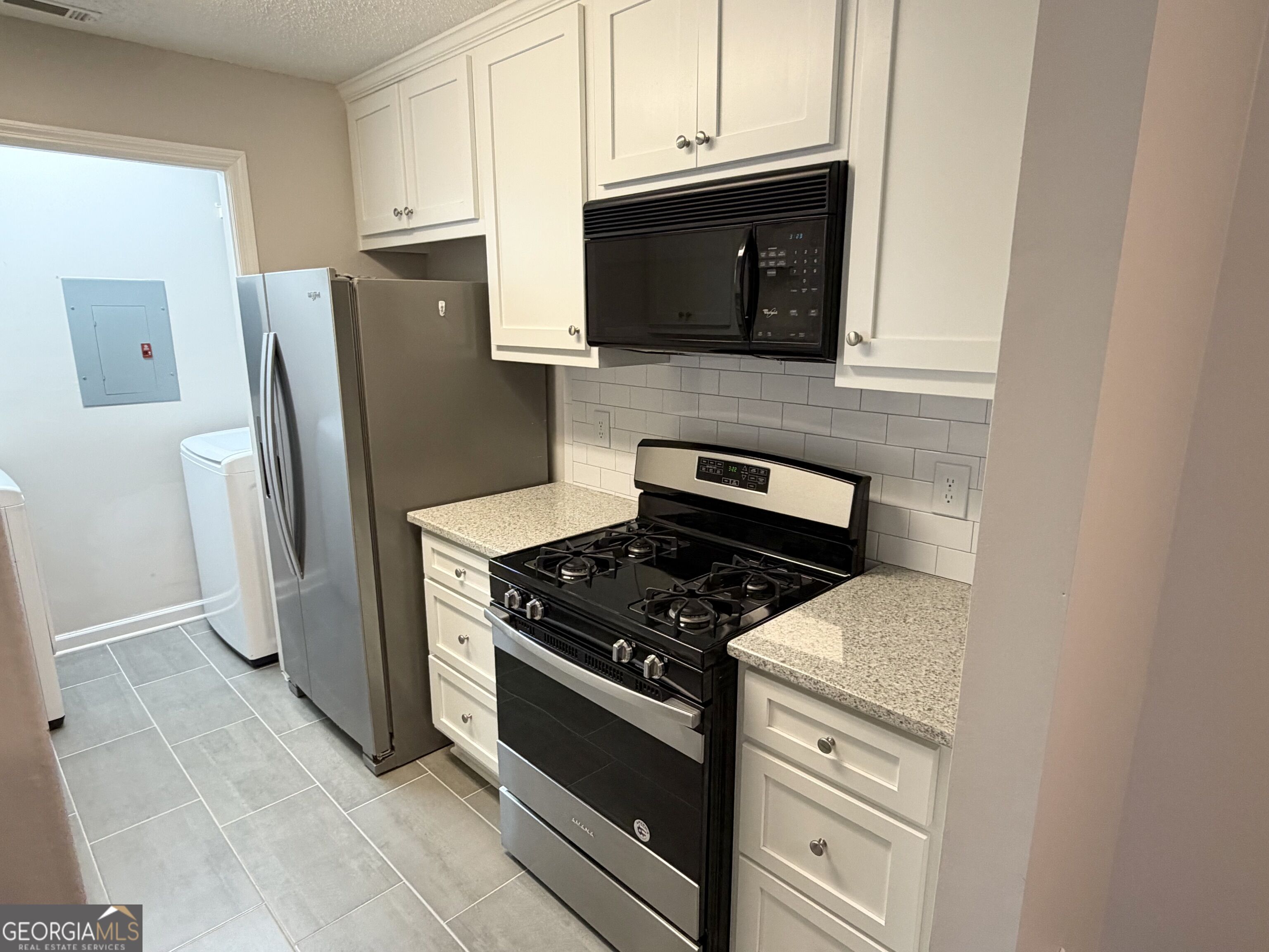 1015 Ridgefield Drive Property Photo 11