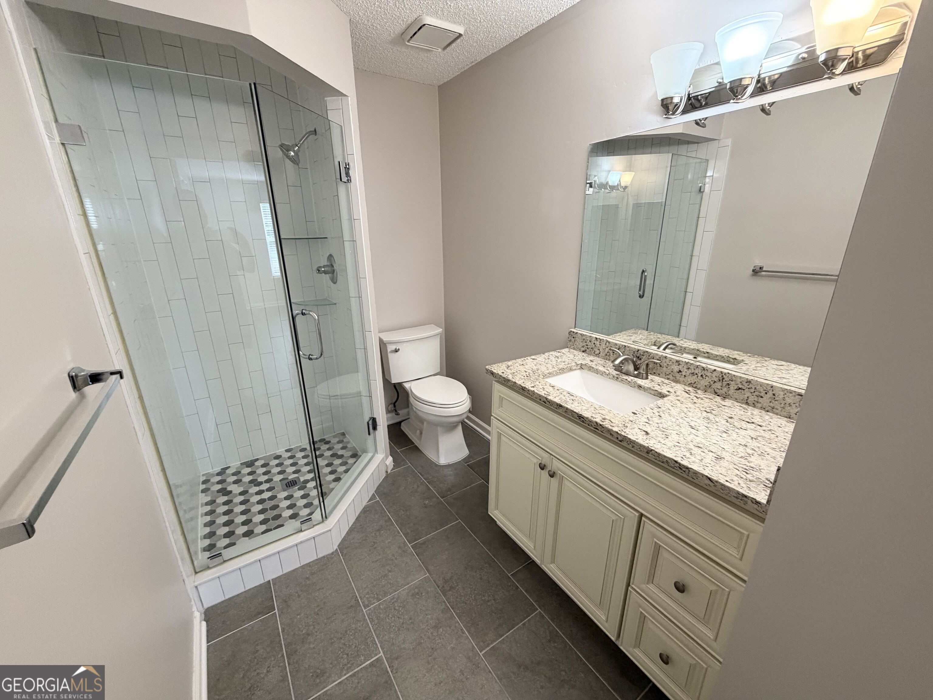 1015 Ridgefield Drive Property Photo 17