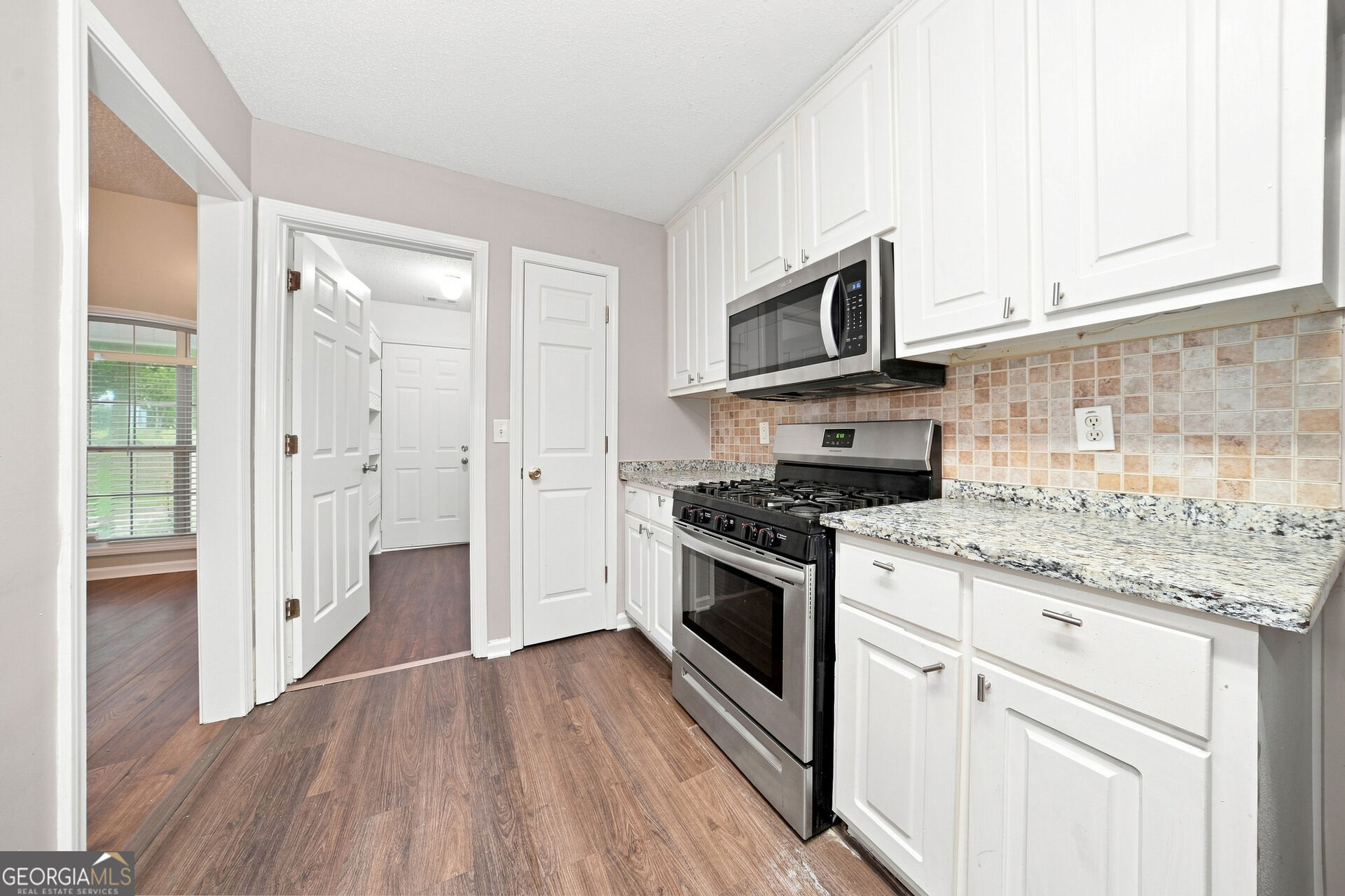 125 River View Court Property Photo 3
