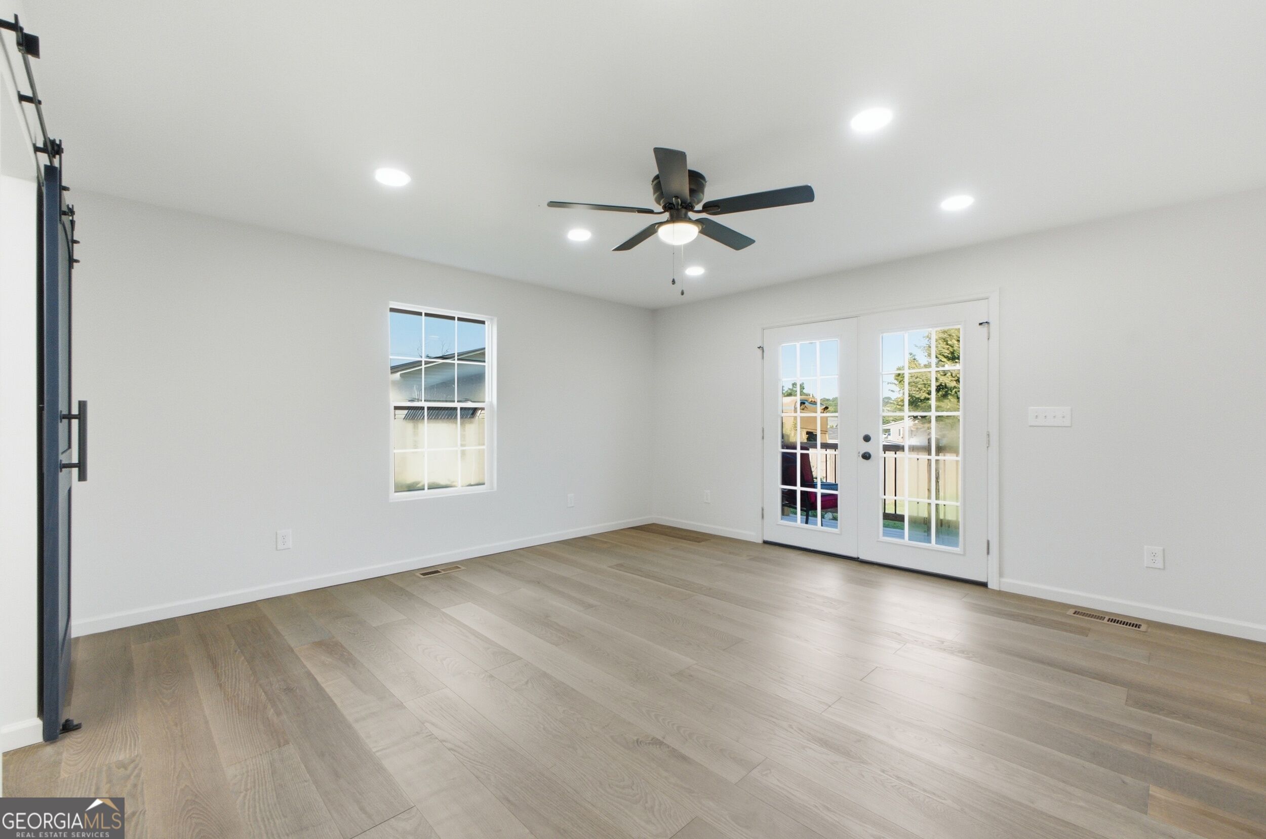 5709 High Street Property Photo 15
