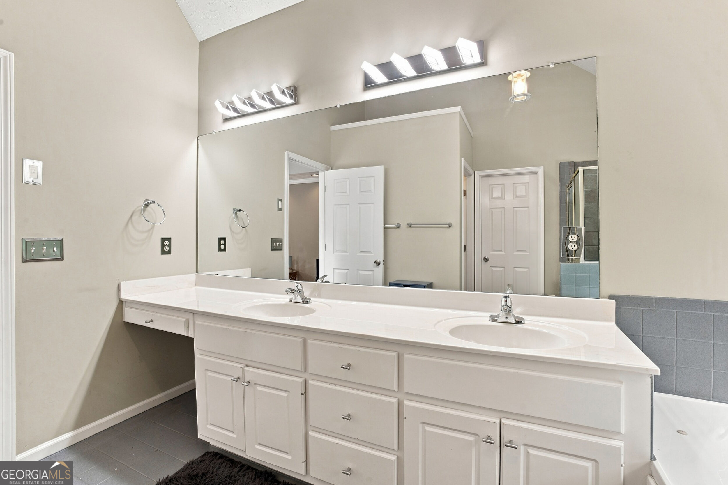 605 Trophy Lane Property Photo 23