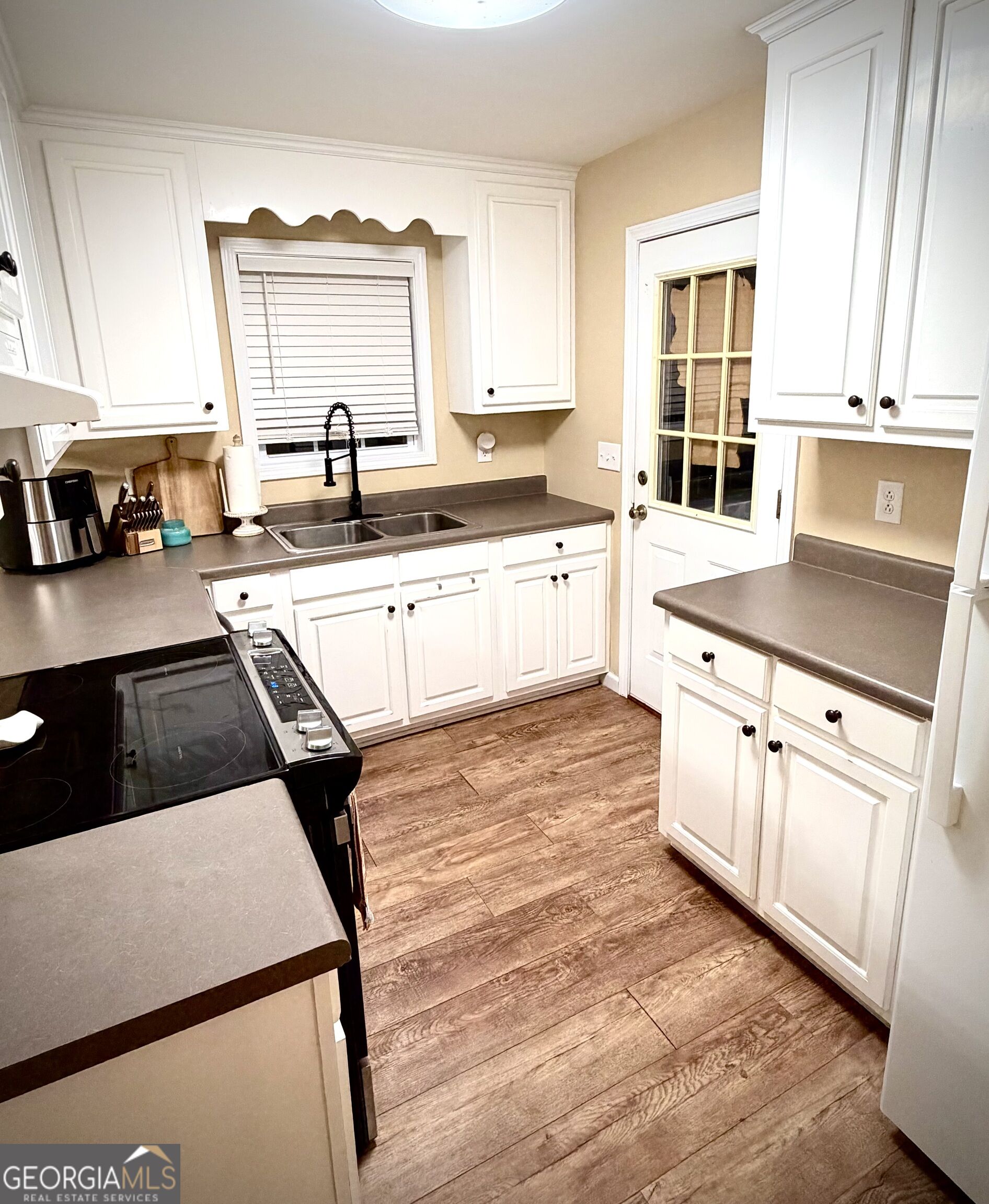 224 North Avenue Property Photo 3