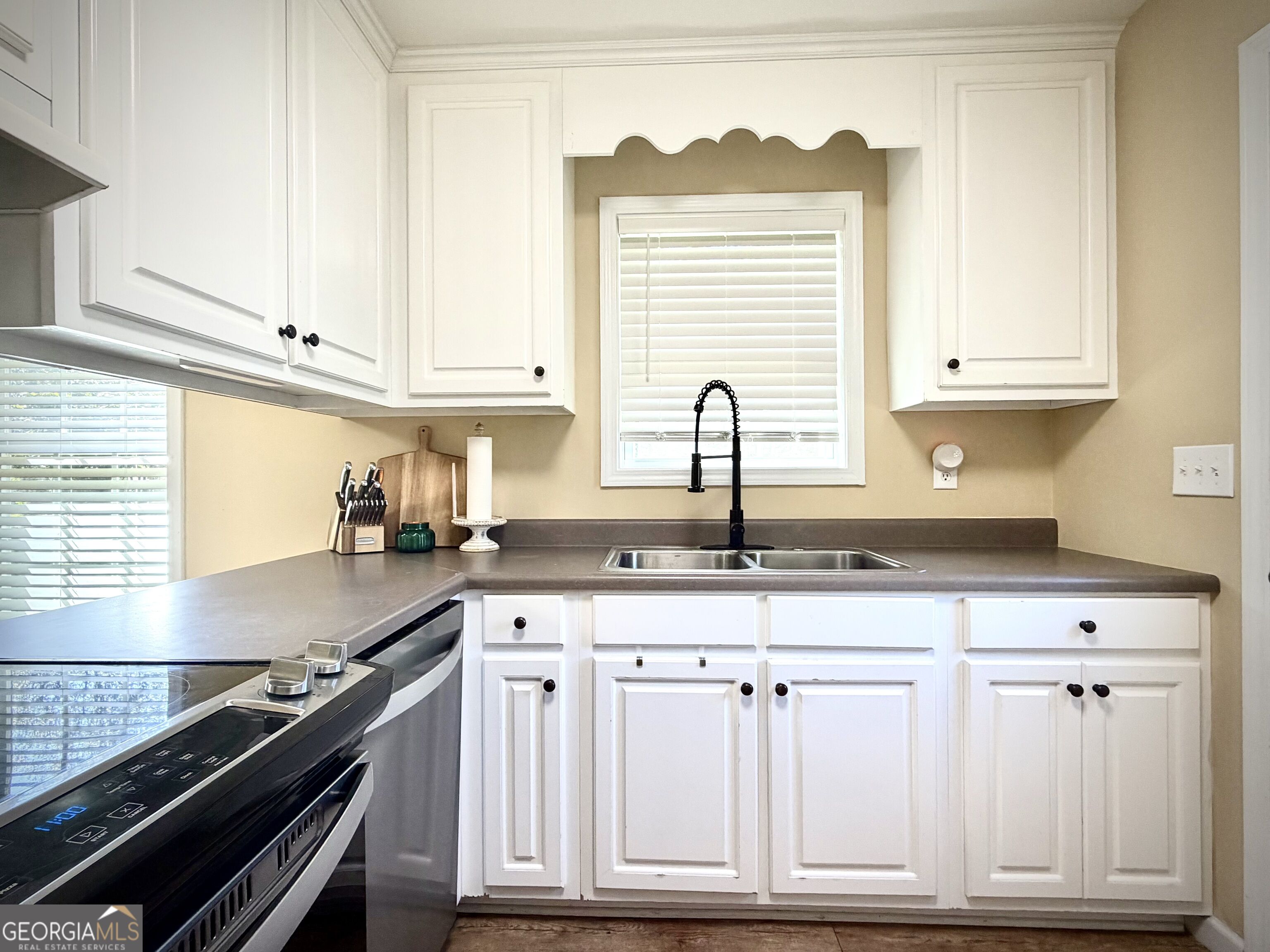 224 North Avenue Property Photo 4