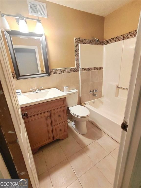 817 Forest Path Property Photo 14