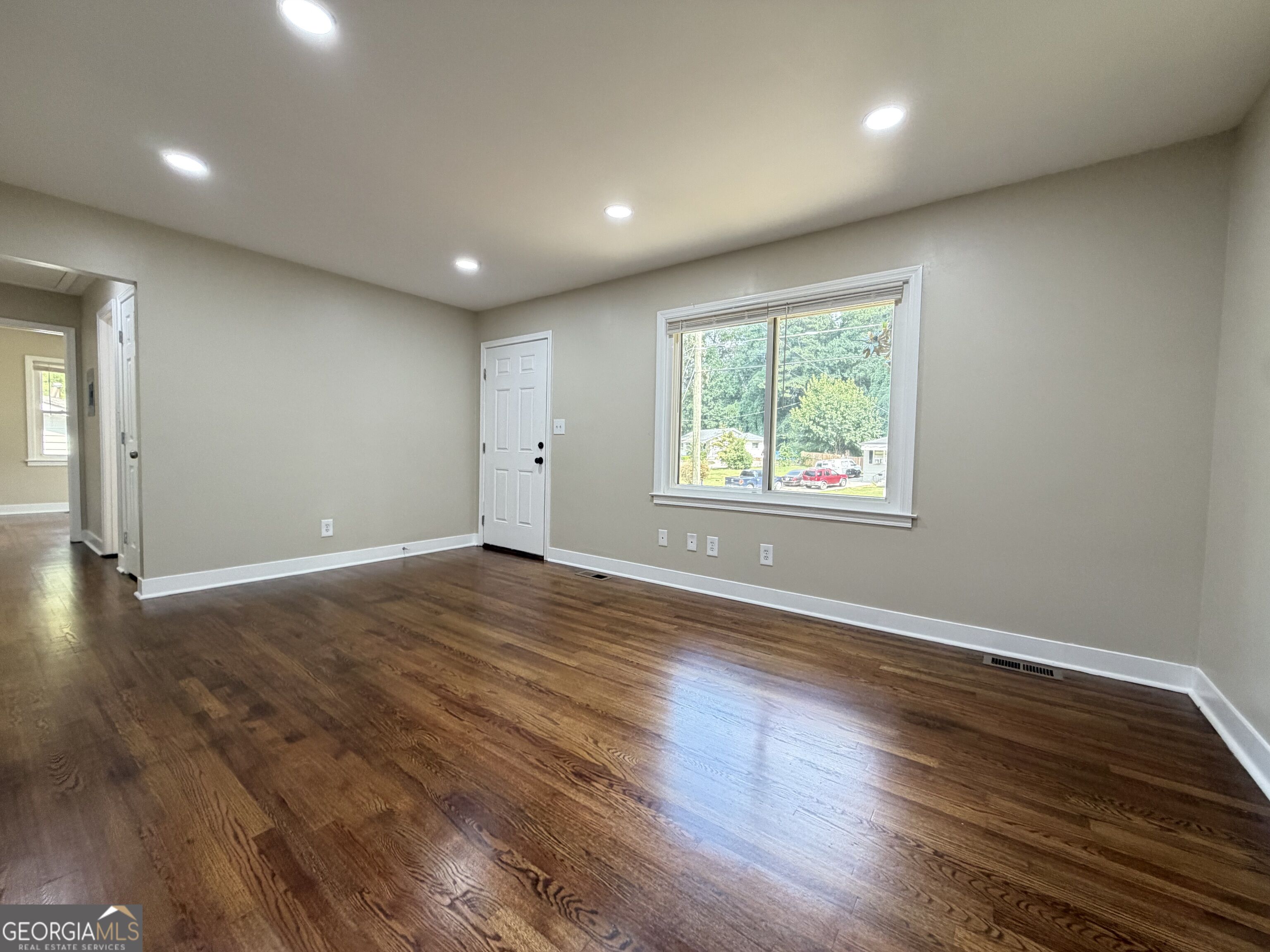 897 Wanda Circle Property Photo 2