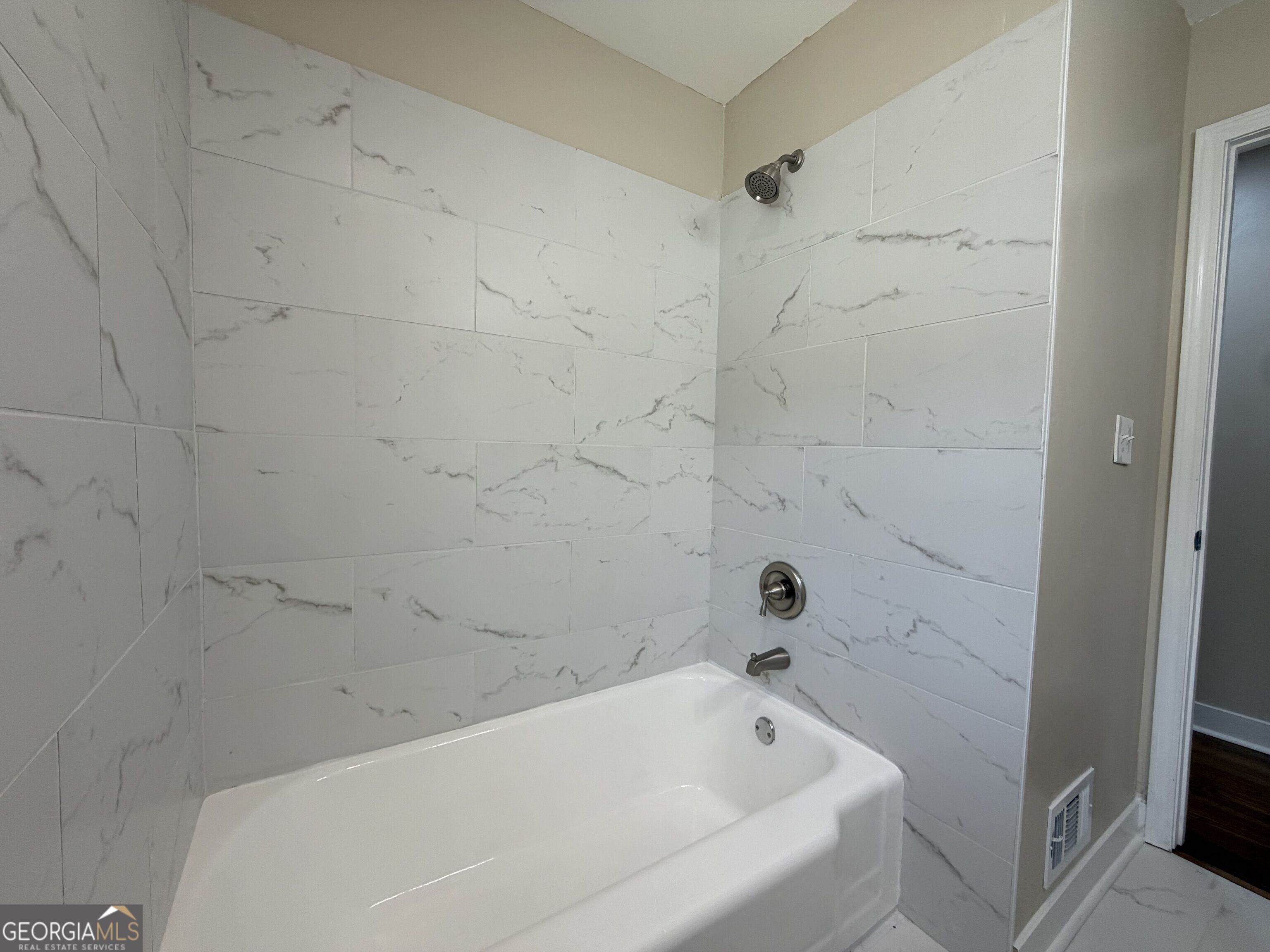 897 Wanda Circle Property Photo 8