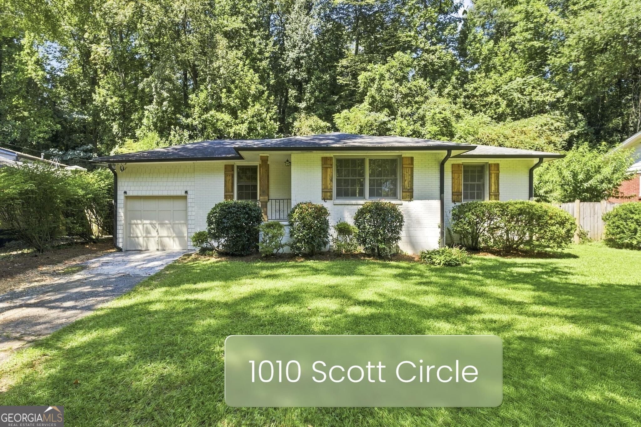 1010 Scott Circle Property Photo 1