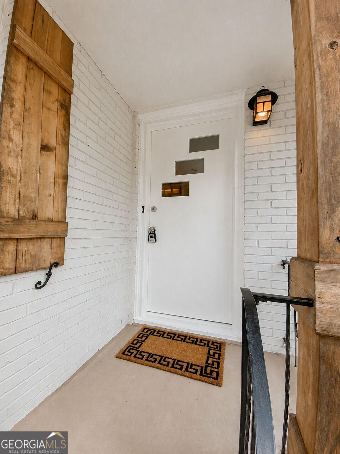 1010 Scott Circle Property Photo 3