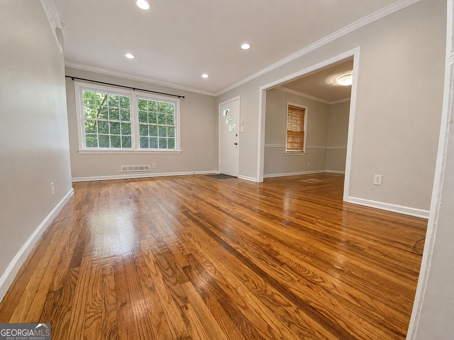 1010 Scott Circle Property Photo 7