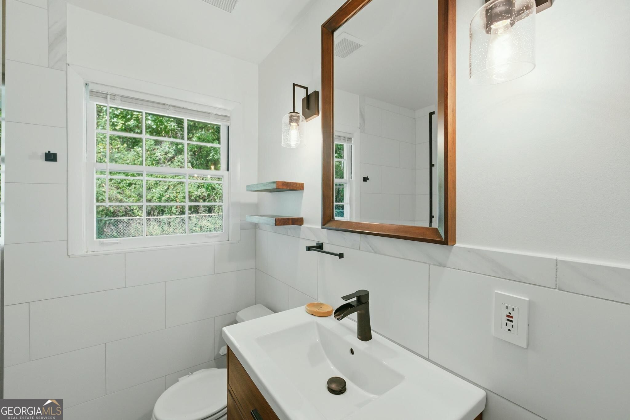 1010 Scott Circle Property Photo 15