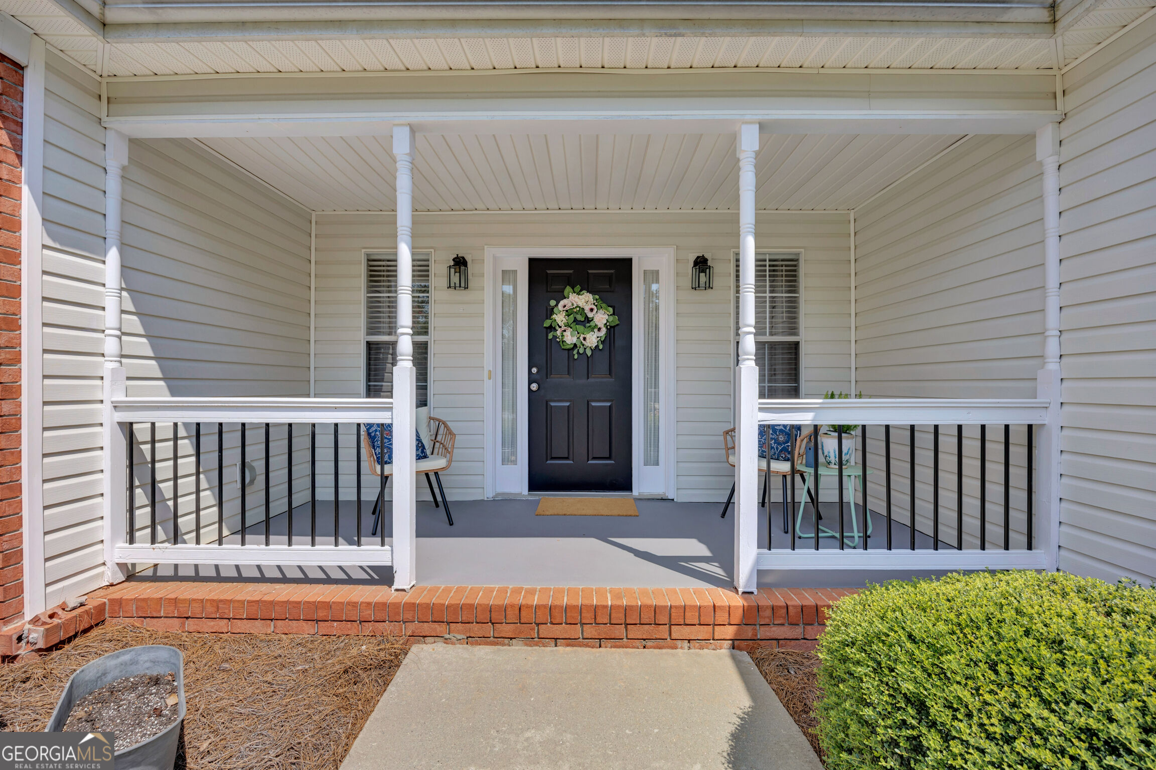 158 Cole Circle Property Photo 2