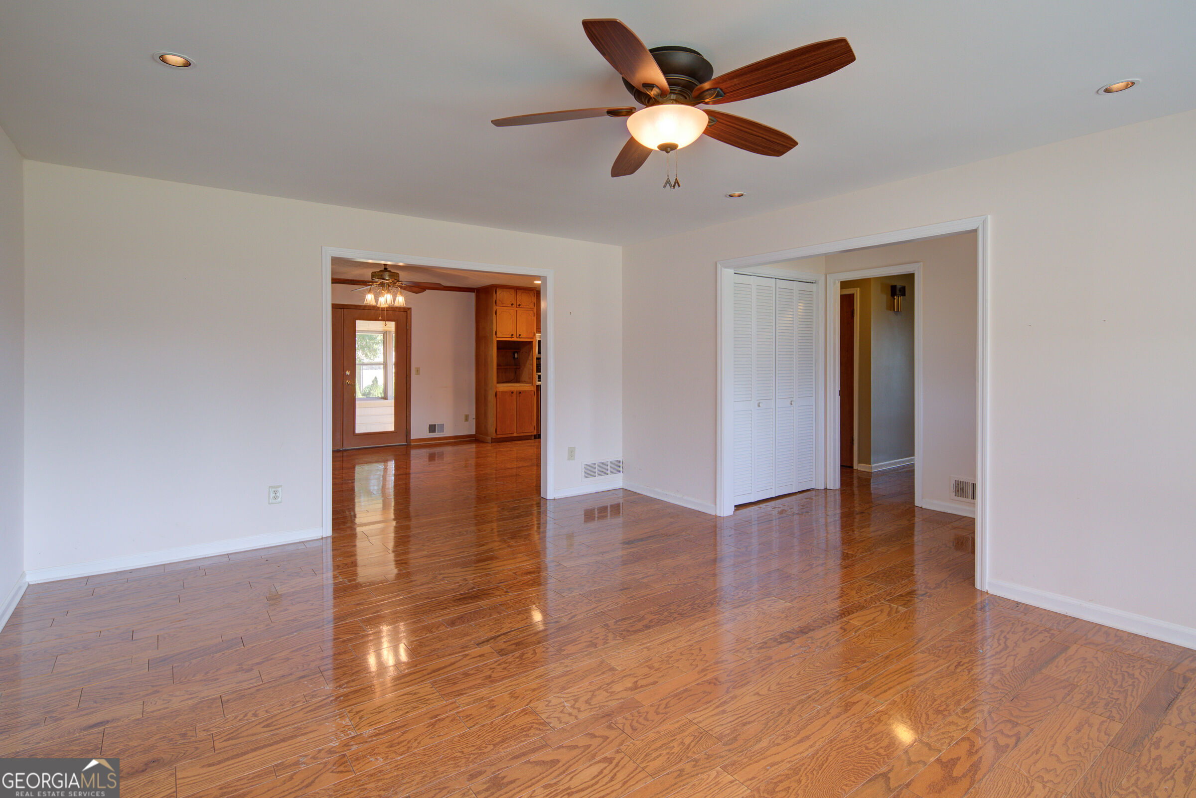 120 Windy Hill Drive Property Photo 5