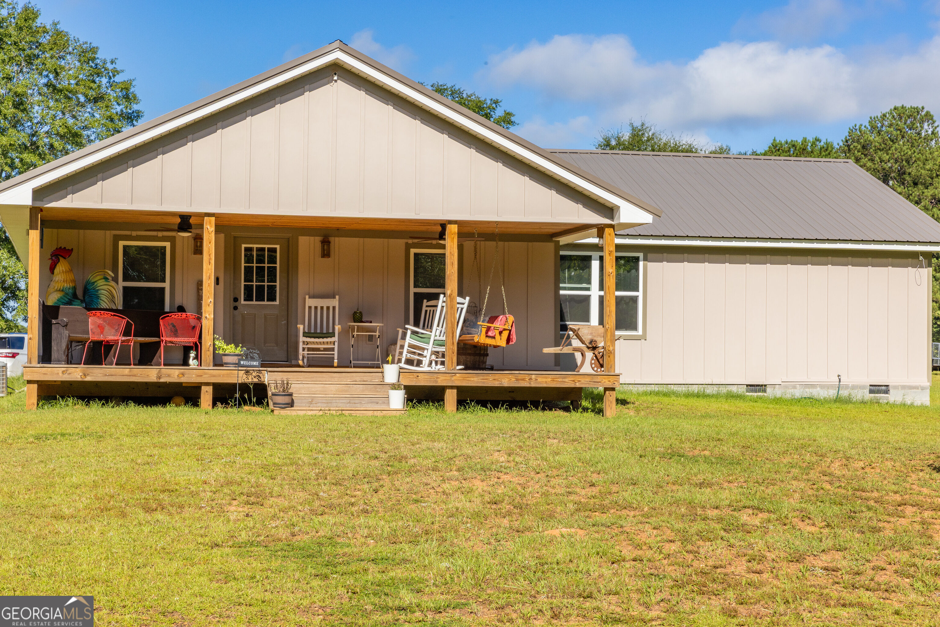 655 White Road Property Photo 2