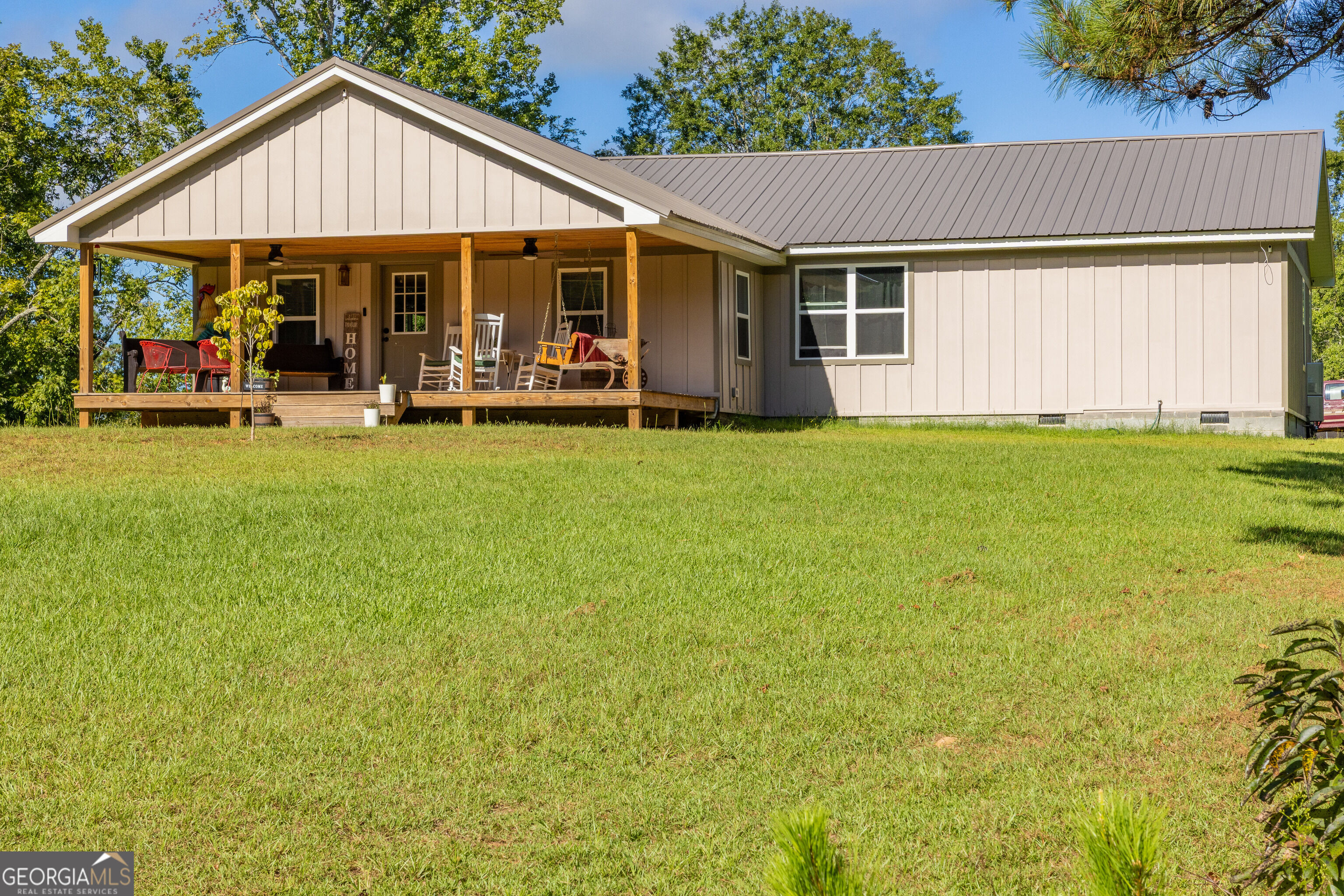 655 White Road Property Photo 3